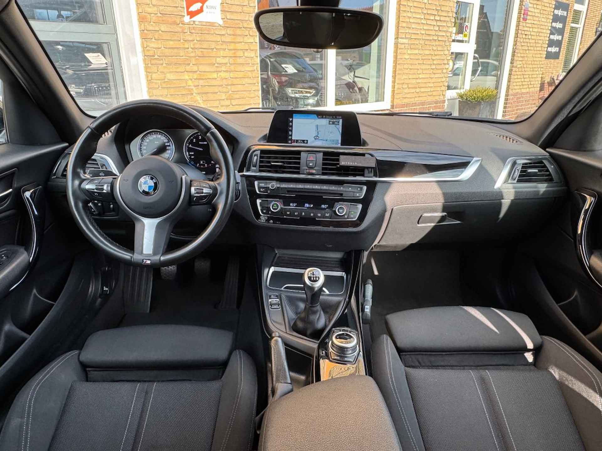 BMW 1-serie 116i SPORTLINE NAVI/SPORTSTOELEN/LED/LMV/PDC/NL-AUTO/56.000 KM! - 9/46