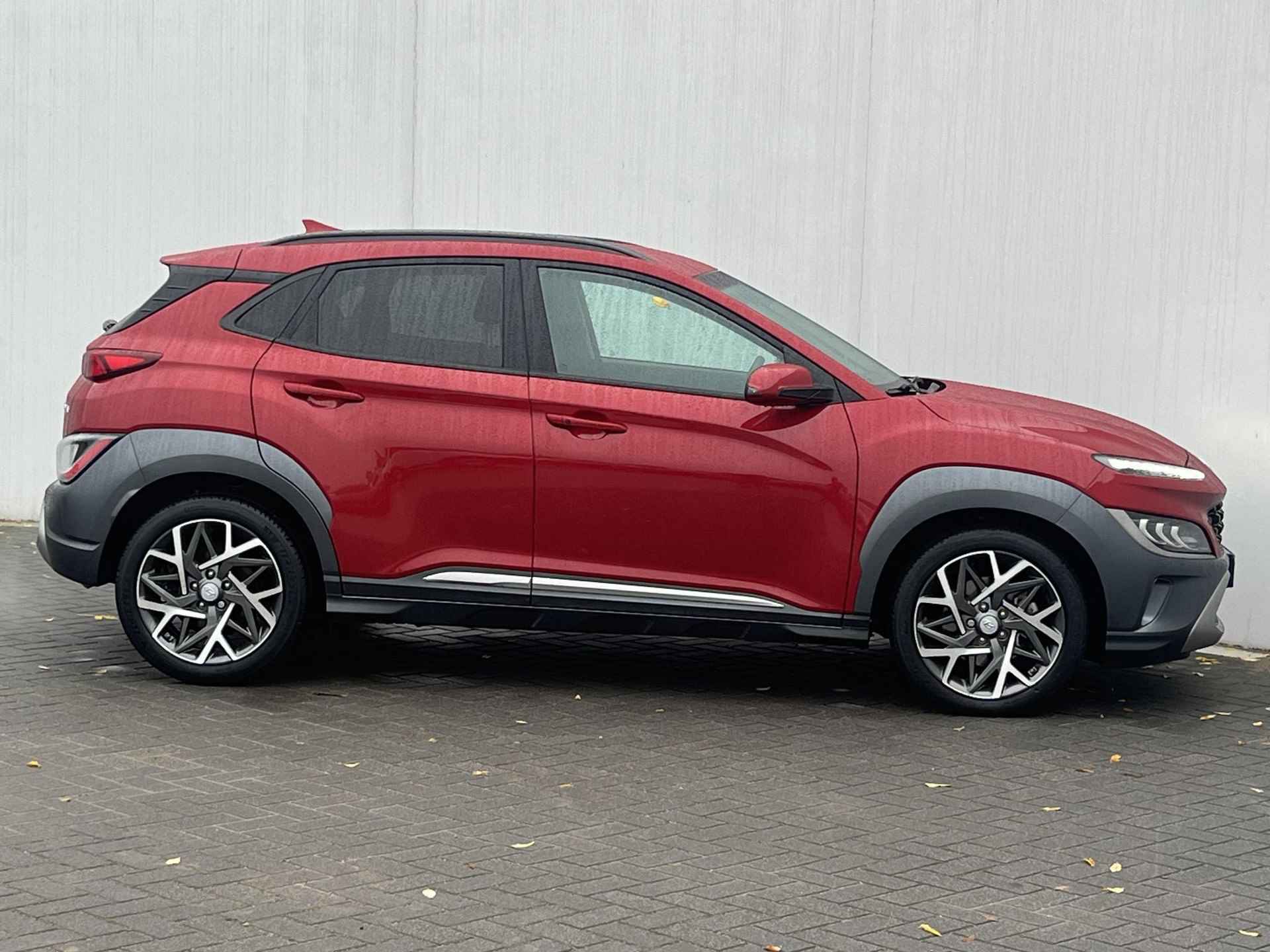 Hyundai Kona 1.6 GDI HEV Fashion / Navigatie / Achteruitrijcamera / 18" Premium lichtmetalen velgen / Head-up display / Digitaal tellerinstrument / Keyless - 24/51