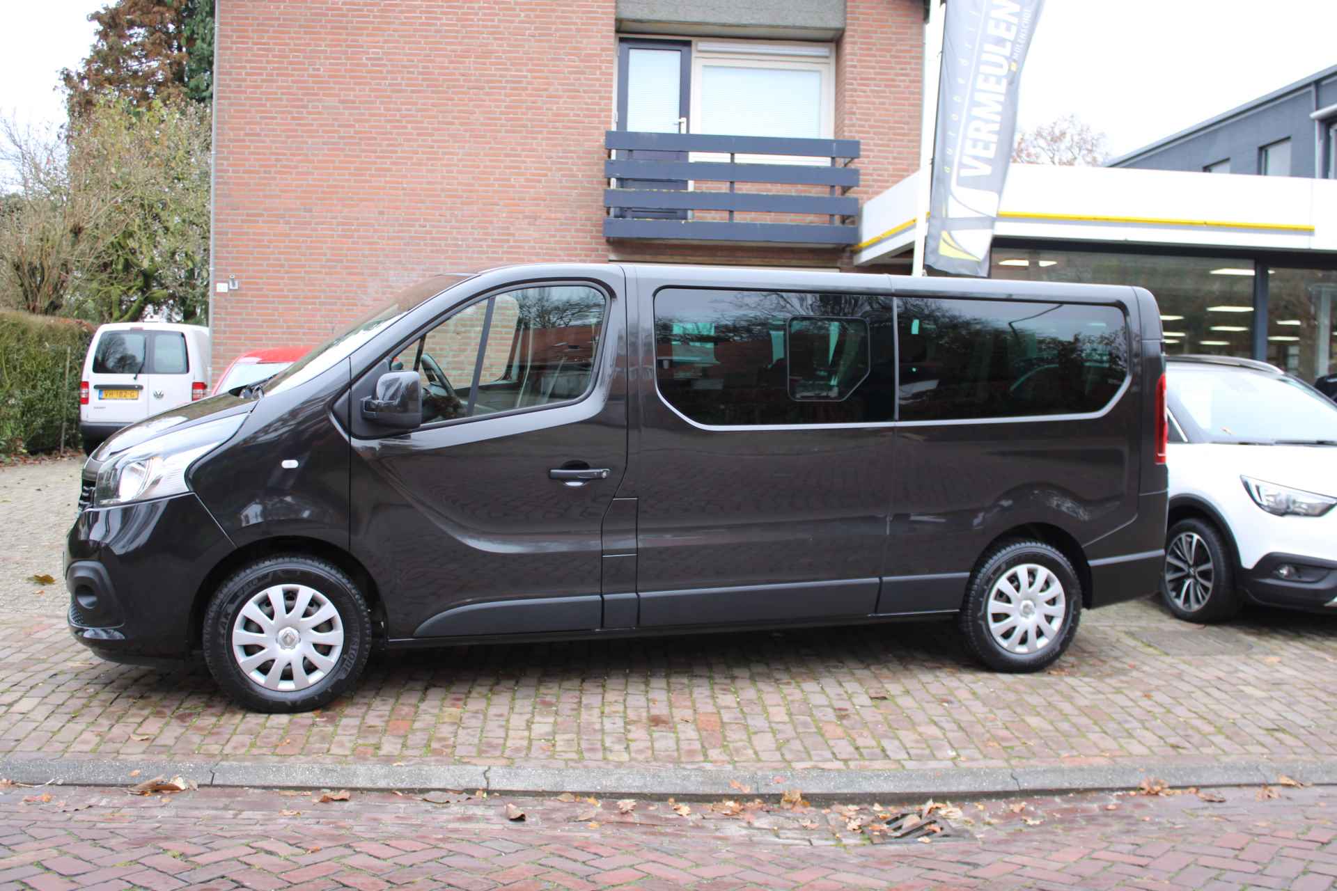 Renault Trafic Passenger 1.6 dCi 120PK 9-Persoons + Airco Voor & Achter/ Navi/ Cruise - 4/43