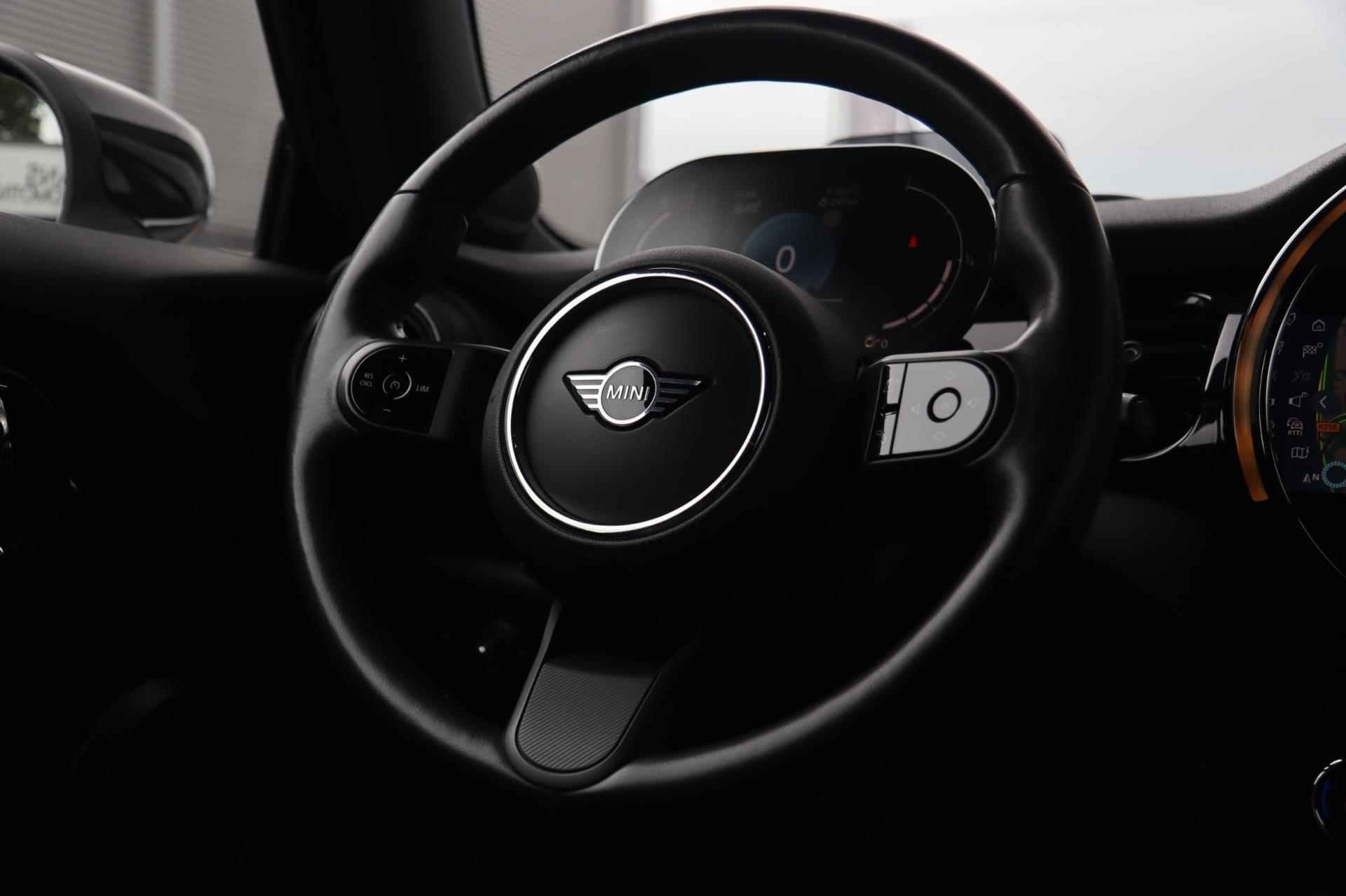 Mini One 1.5 / KEYLESS / CARPLAY / HUD / LEDER / STUUR+STOELVERW / HARMAN KARDON - 14/33