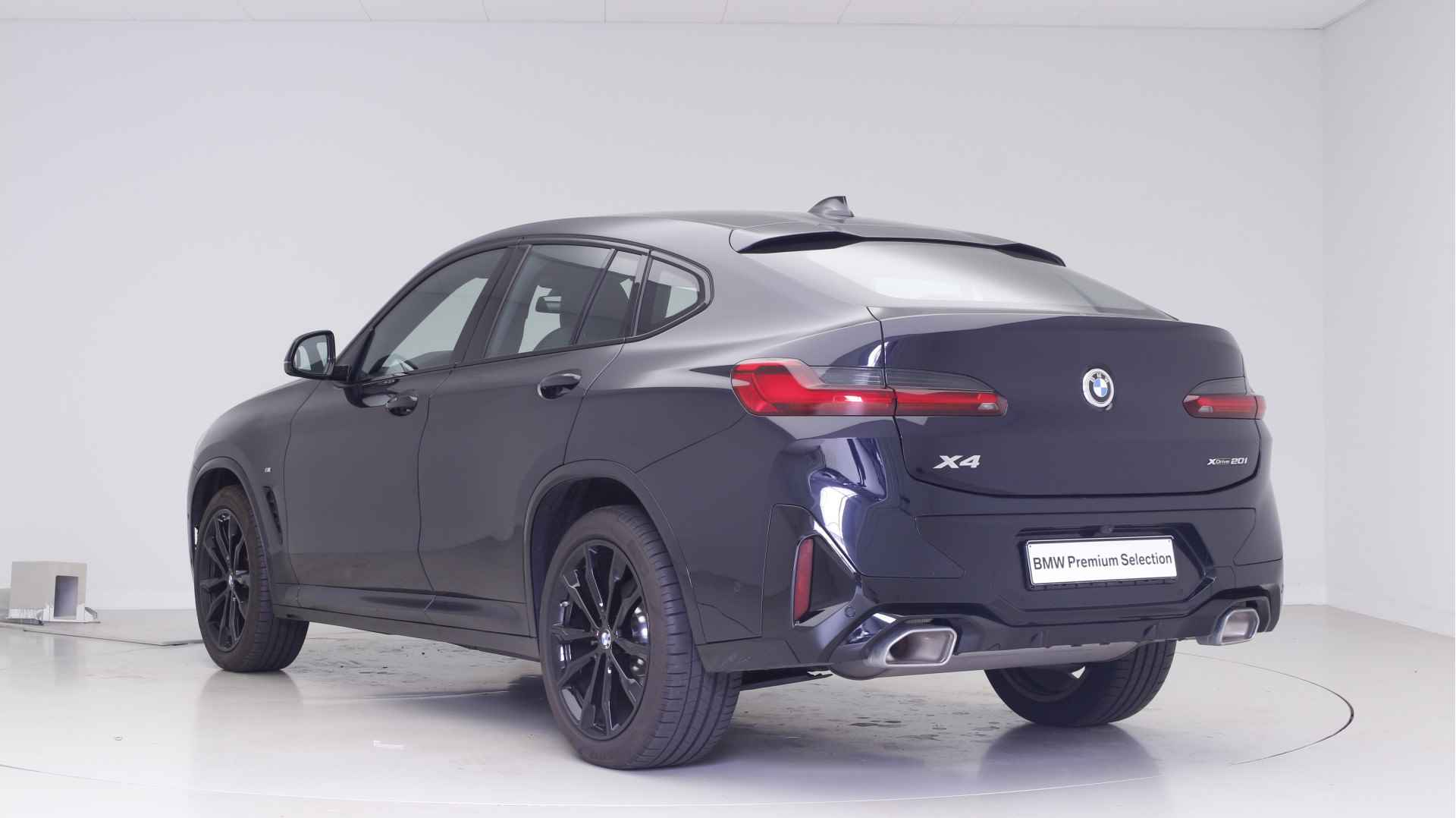 BMW X4 xDrive20i M-Sport | Stoelverwarming | Camera | 20" - 3/33