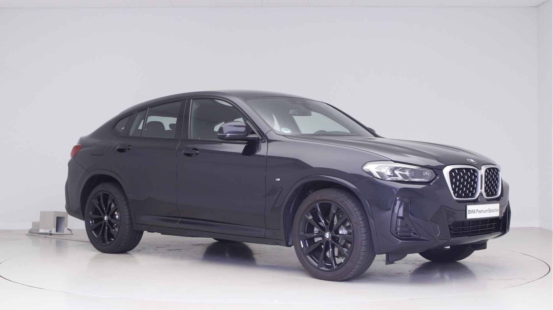 BMW X4 xDrive20i M-Sport | Stoelverwarming | Camera | 20" - 4/33