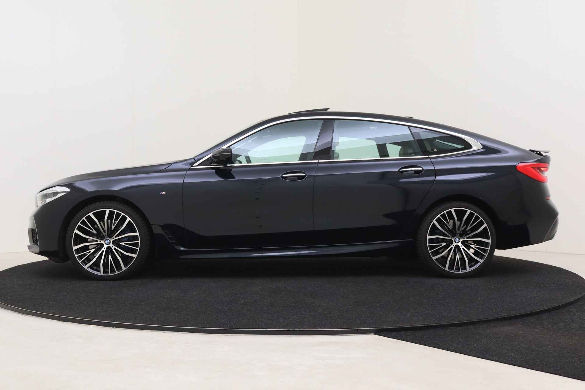 BMW 6 Serie Gran Turismo 640i High Executive M Sport Automaat / Panoramadak / Soft Close / Adaptieve LED / Parking Assistant Plus / Stoelventilatie / Active Steering / Head-Up / Comfort Access - 14/71