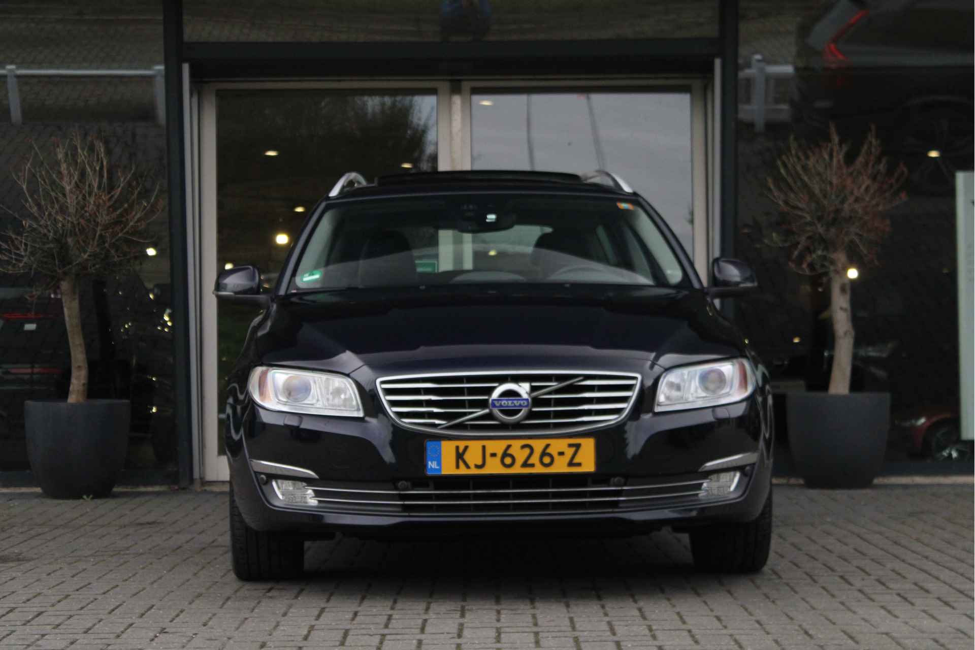 Volvo V70 T4 Polar+ | Luxury Line | Inscription Line | Schuifdak | Softleder | Nivomat | Bi-Xenon | Standkachel | Afn. Trekhaak - 20/22