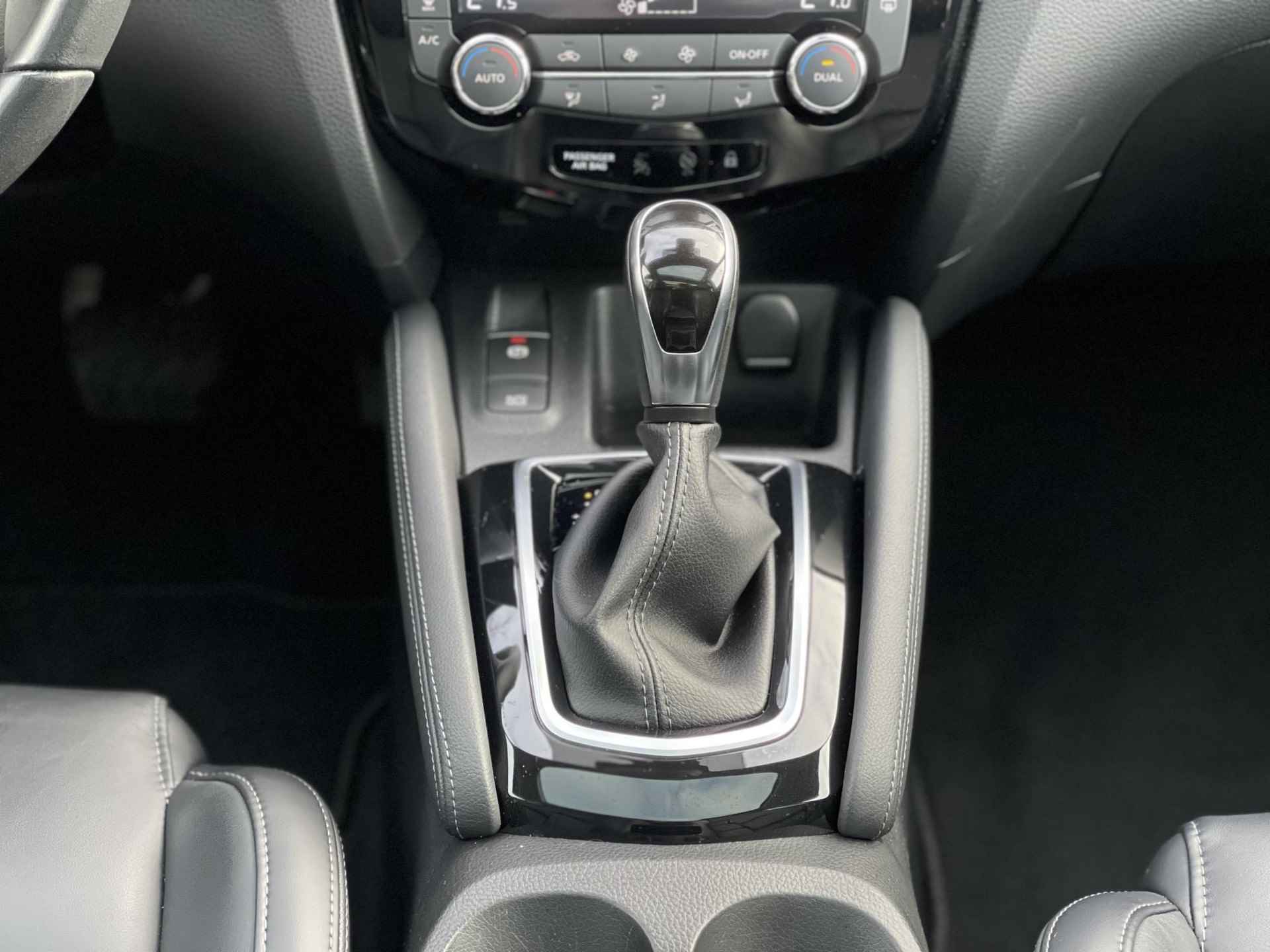 Nissan Qashqai 1.3 DIG-T Premium Edition | Apple Carplay/Android Auto | Nappa Leder | Stoelverwarming | Keyless Entry | LED Koplampen | 360° Camera | Rijklaarprijs! - 21/27