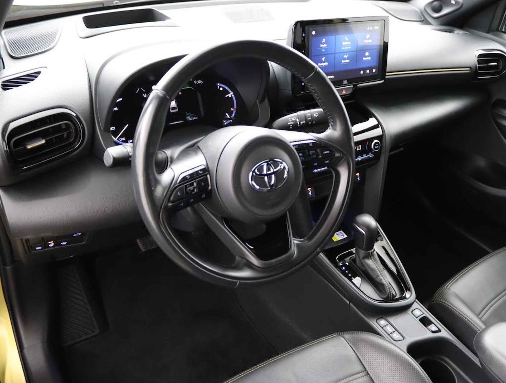 Toyota Yaris Cross 1.5 Hybrid Launch Edition | Elektrische achterklep | Dodehoek detectie | Vol leer | Full map navigatie | - 54/62