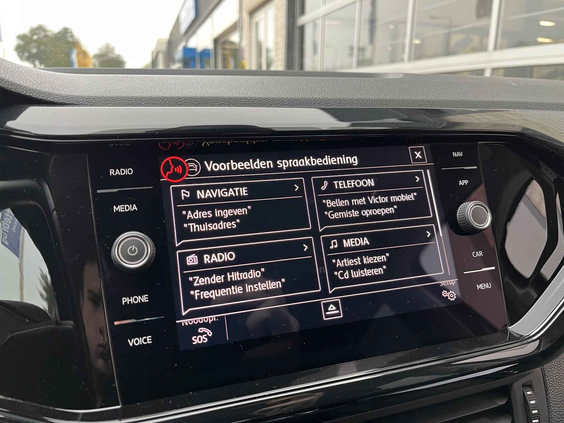 Volkswagen T-Cross 1.0 TSI Style / AUTOMAAT/ PARK. SENSOREN/ DODE HOEK/ LED/ STOEL VERWARM./ KEYLESS/ DIGITAL DASHBOARD/ ADAPT. CRUISE/ APP CONNECT/ NAVI/ CLIMA/ DAB/ 18" LMV/ - 19/30