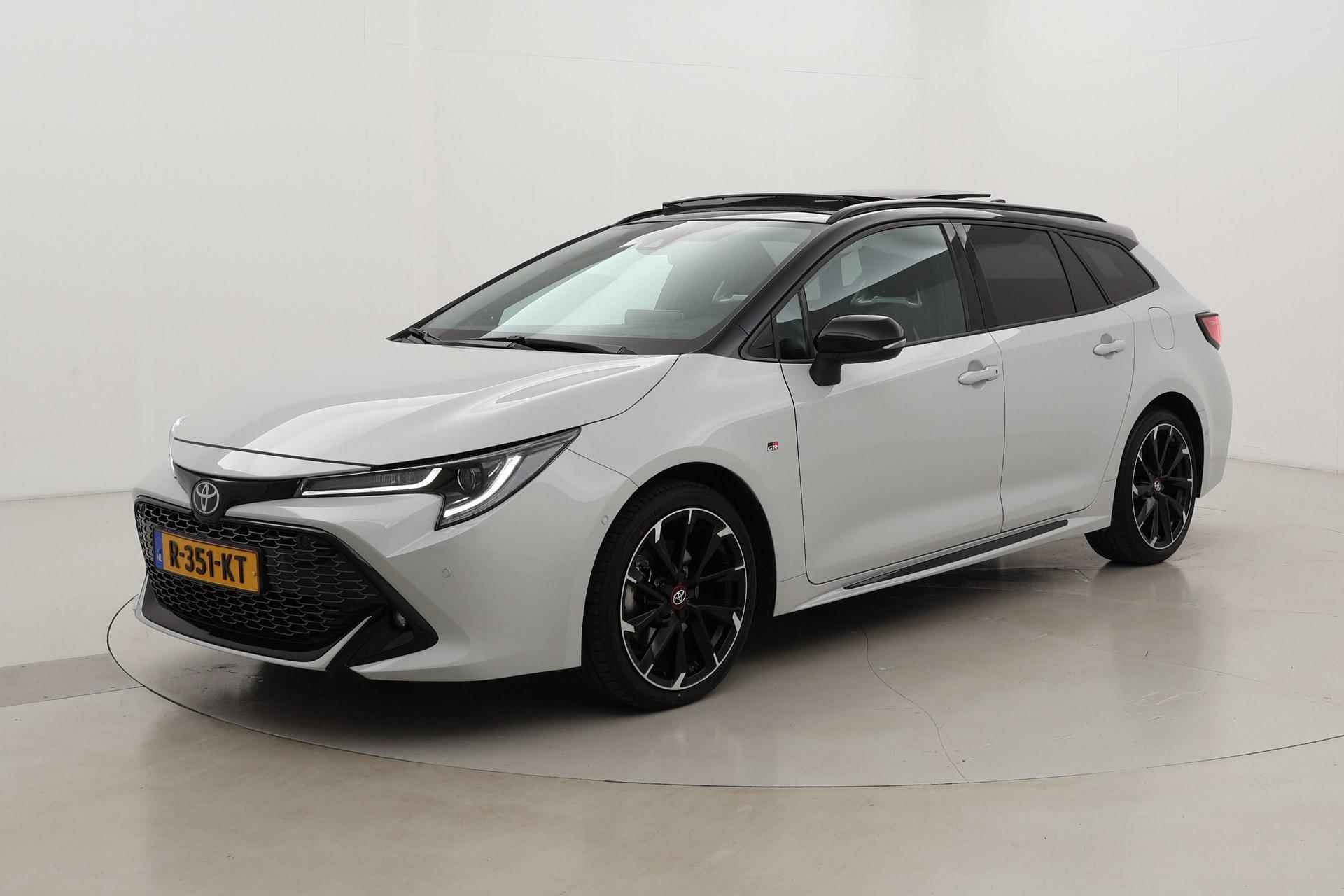 Toyota Corolla Touring Sports 2.0 Hybrid GR-Sport Plus | Panoramadak | JBL | Head-up display | Navigatie | 18 inch | Full LED | Dodehoek detectie | Keyless