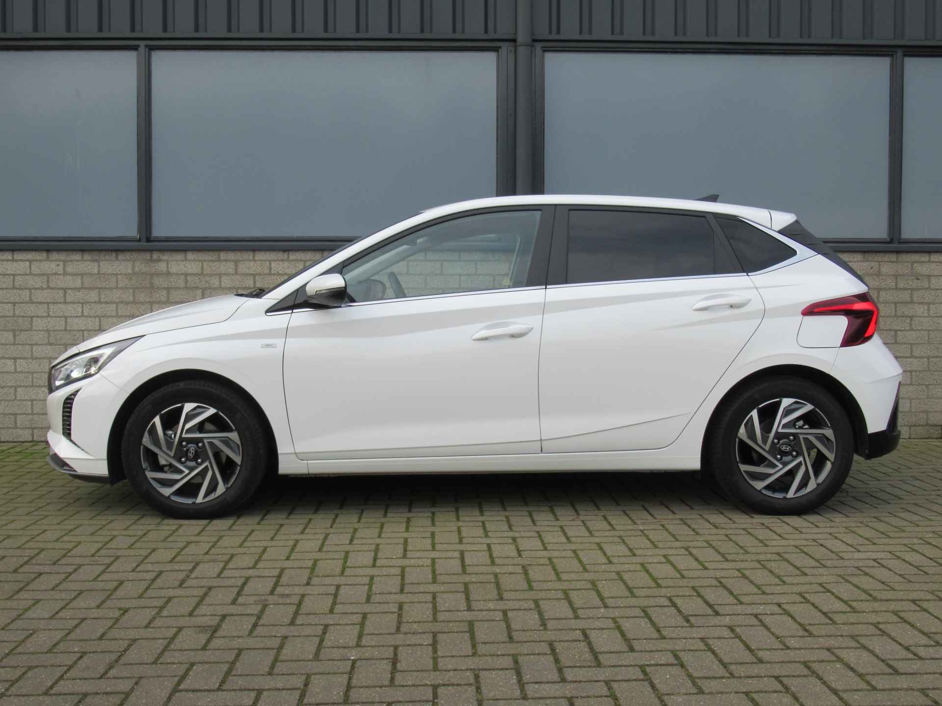 Hyundai i20 1.0 T-GDI MHEV Edition 1e eigen | dealer onderh | LED kopl | Navi | Camera | Clima |Cruise - 6/24