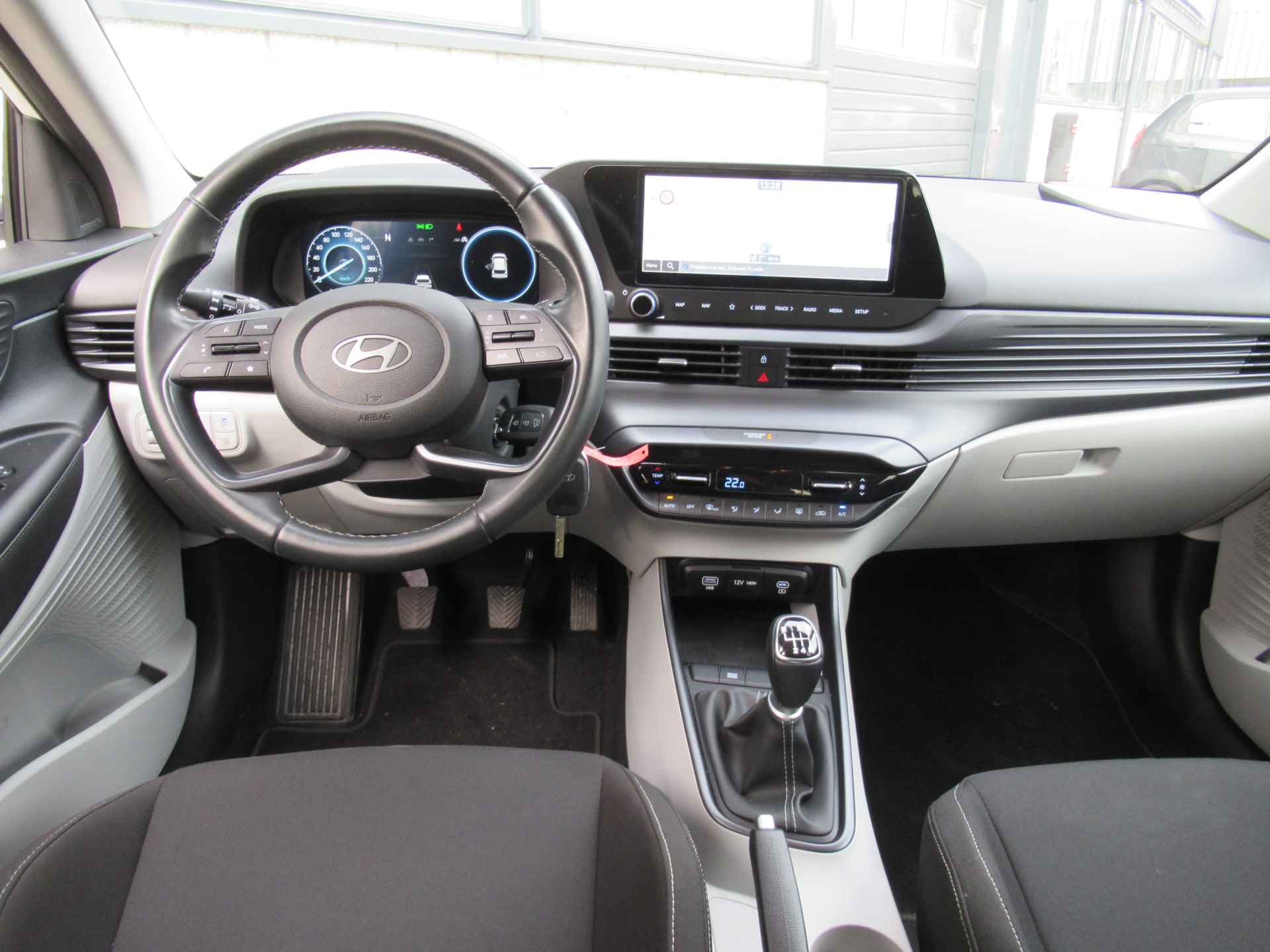 Hyundai i20 1.0 T-GDI MHEV Edition 1e eigen | dealer onderh | LED kopl | Navi | Camera | Clima |Cruise - 18/24