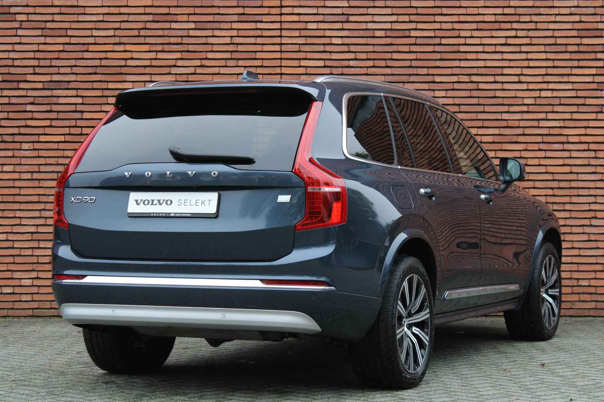 Volvo XC90 T8 AUT8 456PK Inscription, Draadloze Telefoonlader, Getint Glas Achter, 360 Graden Camera, Trekhaak, Stand kachel, Panorama dak, Harman Kardon Audio, Adaptieve Koplampen, Adaptieve Cruise Control, Dodehoekdetectie Met Correctie, Electronic Climate Control, Verwarmbare Voorstoelen - 2/23