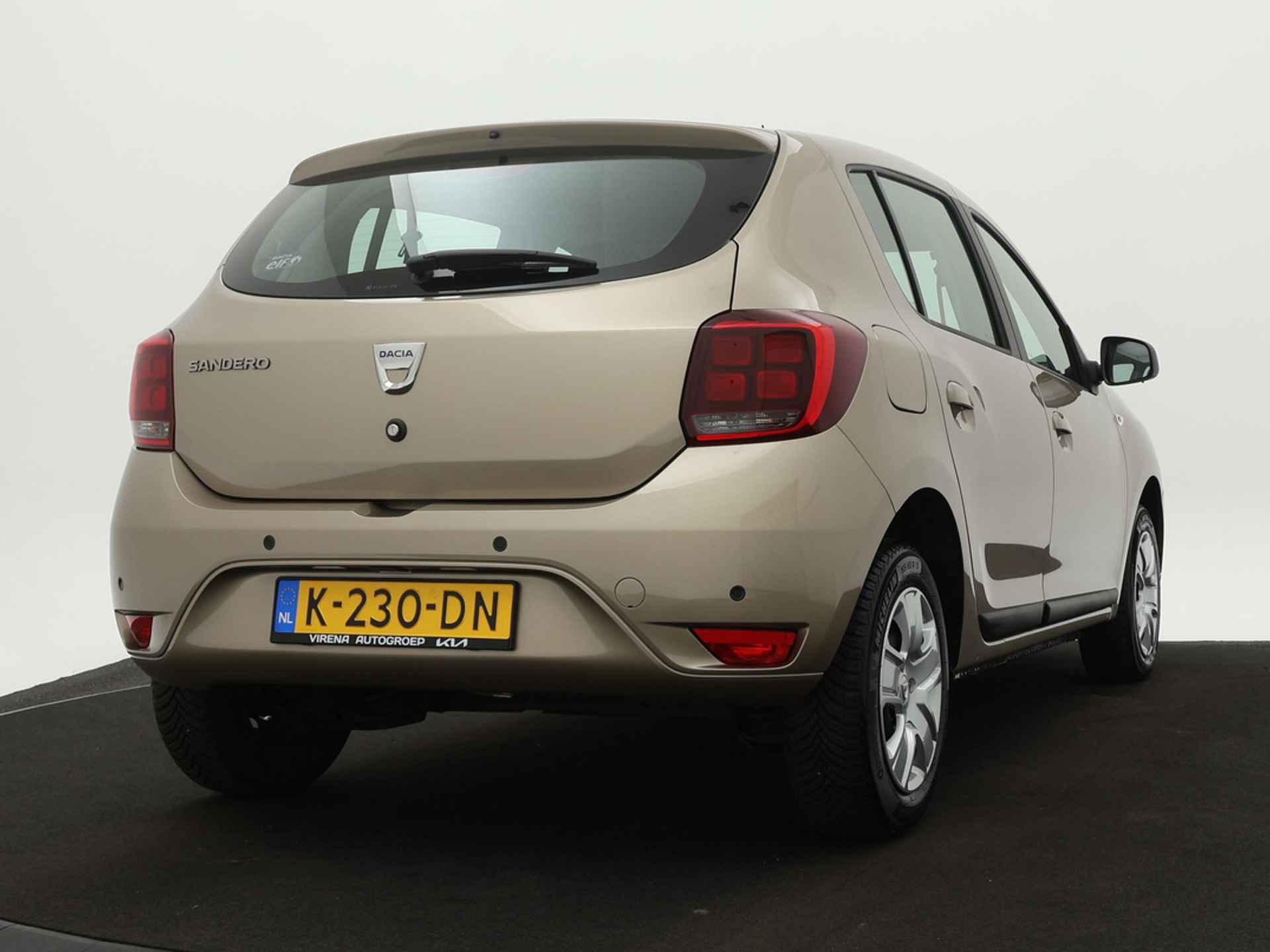 Dacia Sandero 0.9 TCe Laureate - Navigatie - DAB radio - Airconditioning - Parkeersensoren - 12 maanden BOVAG Garantie - 7/36