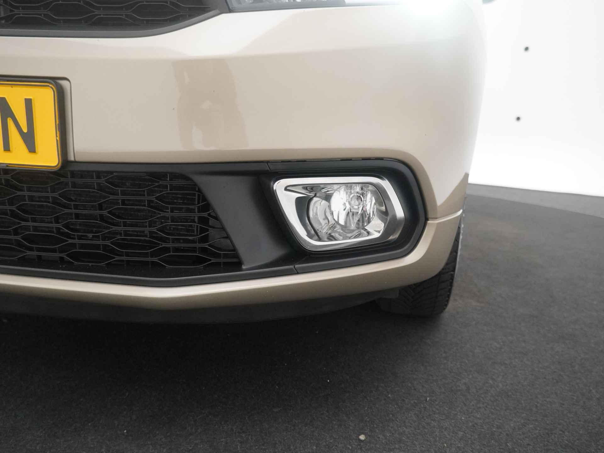 Dacia Sandero 0.9 TCe Laureate - Navigatie - DAB radio - Airconditioning - Parkeersensoren - 12 maanden BOVAG Garantie - 14/36