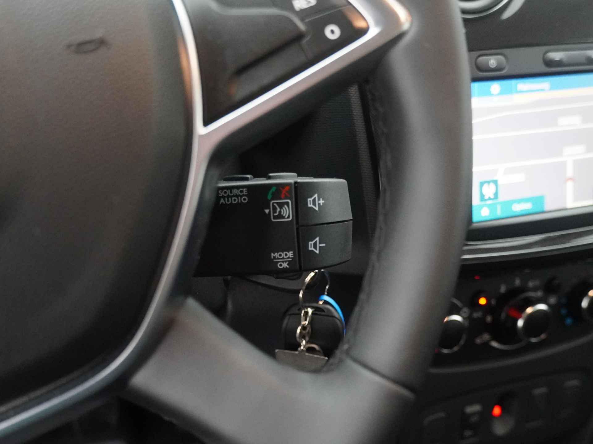 Dacia Sandero 0.9 TCe Laureate - Navigatie - DAB radio - Airconditioning - Parkeersensoren - 12 maanden BOVAG Garantie - 23/36