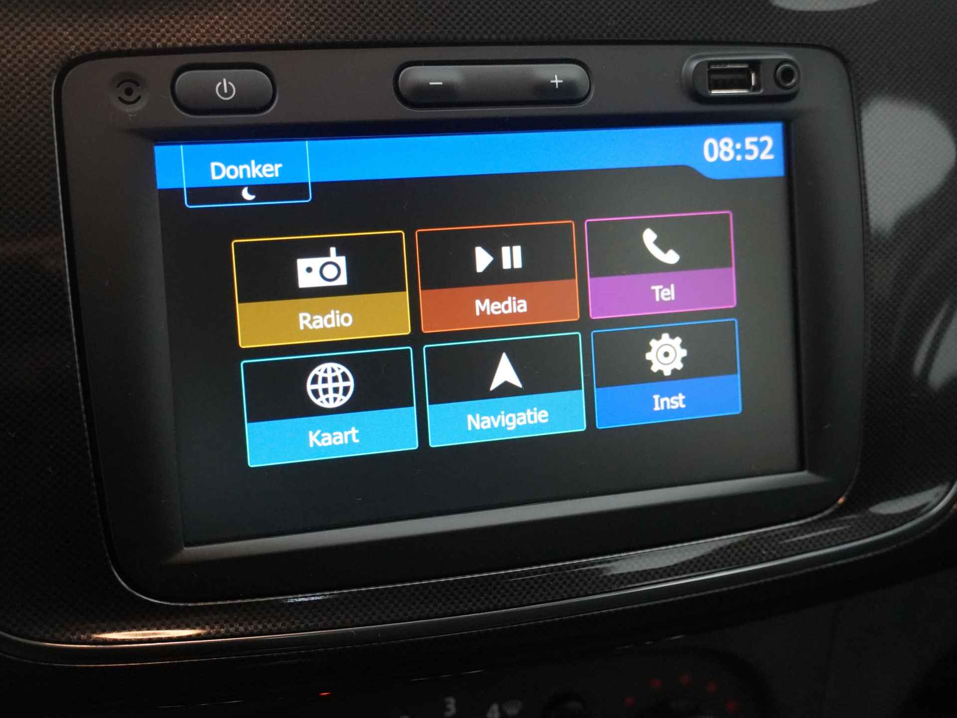 Dacia Sandero 0.9 TCe Laureate - Navigatie - DAB radio - Airconditioning - Parkeersensoren - 12 maanden BOVAG Garantie - 25/36