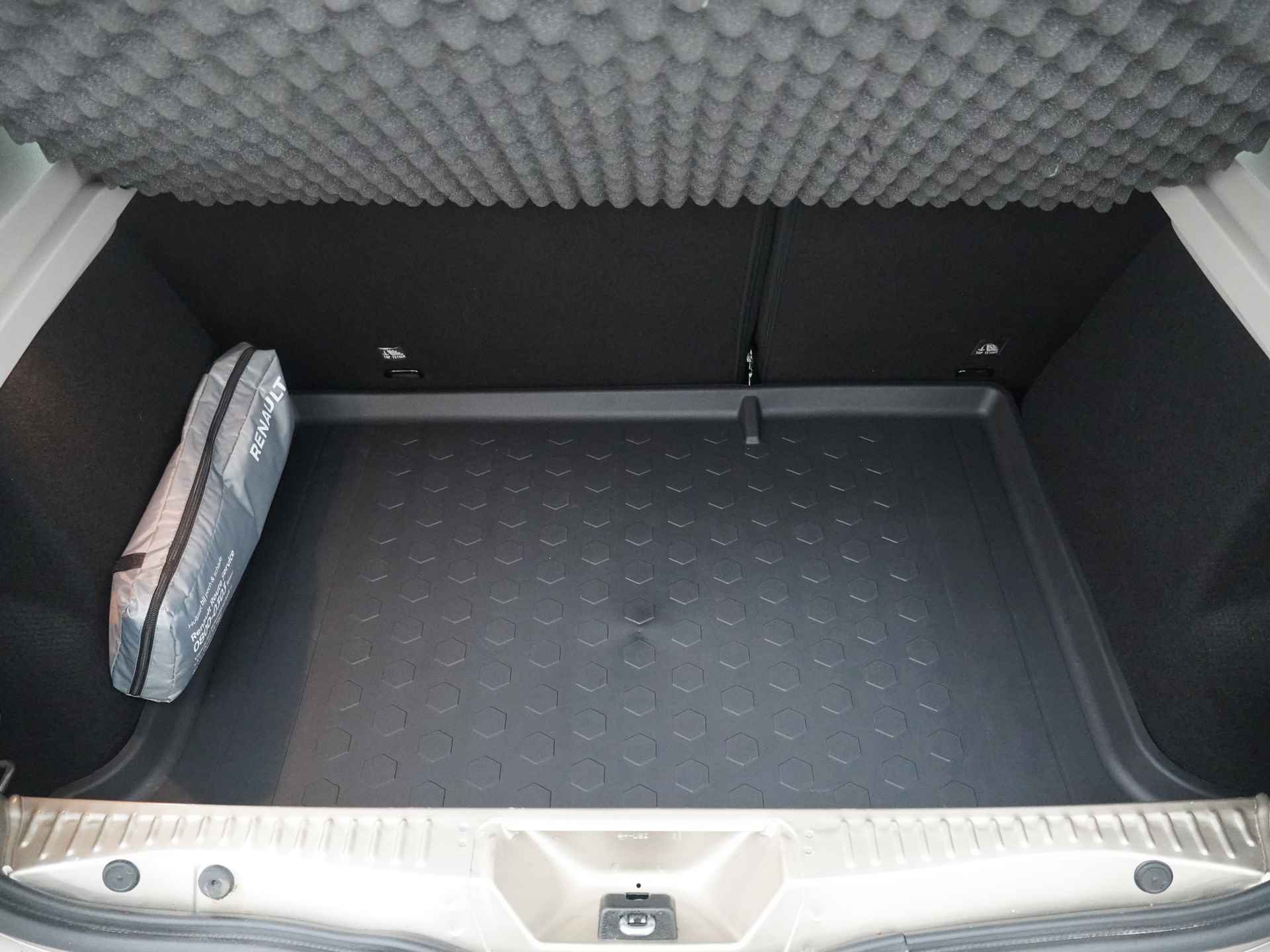 Dacia Sandero 0.9 TCe Laureate - Navigatie - DAB radio - Airconditioning - Parkeersensoren - 12 maanden BOVAG Garantie - 31/36
