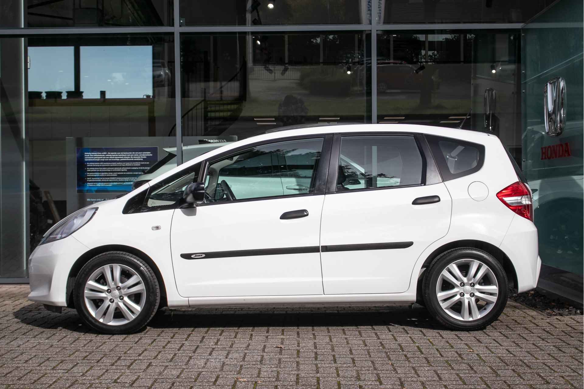 Honda Jazz 1.2 Cool - All in rijklaarprijs | Airco | 12 mnd Bovag | Magic seats! - 2/36