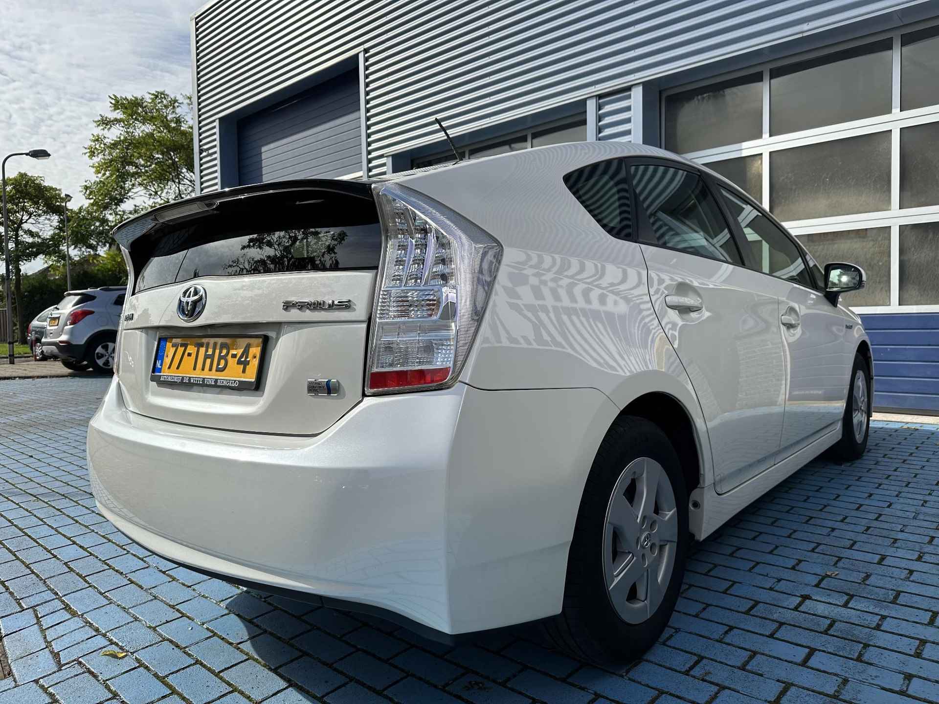 Toyota Prius 1.8 Comfort HYBRIDE NAVI CRUISE NIEUWE APK - 12/19