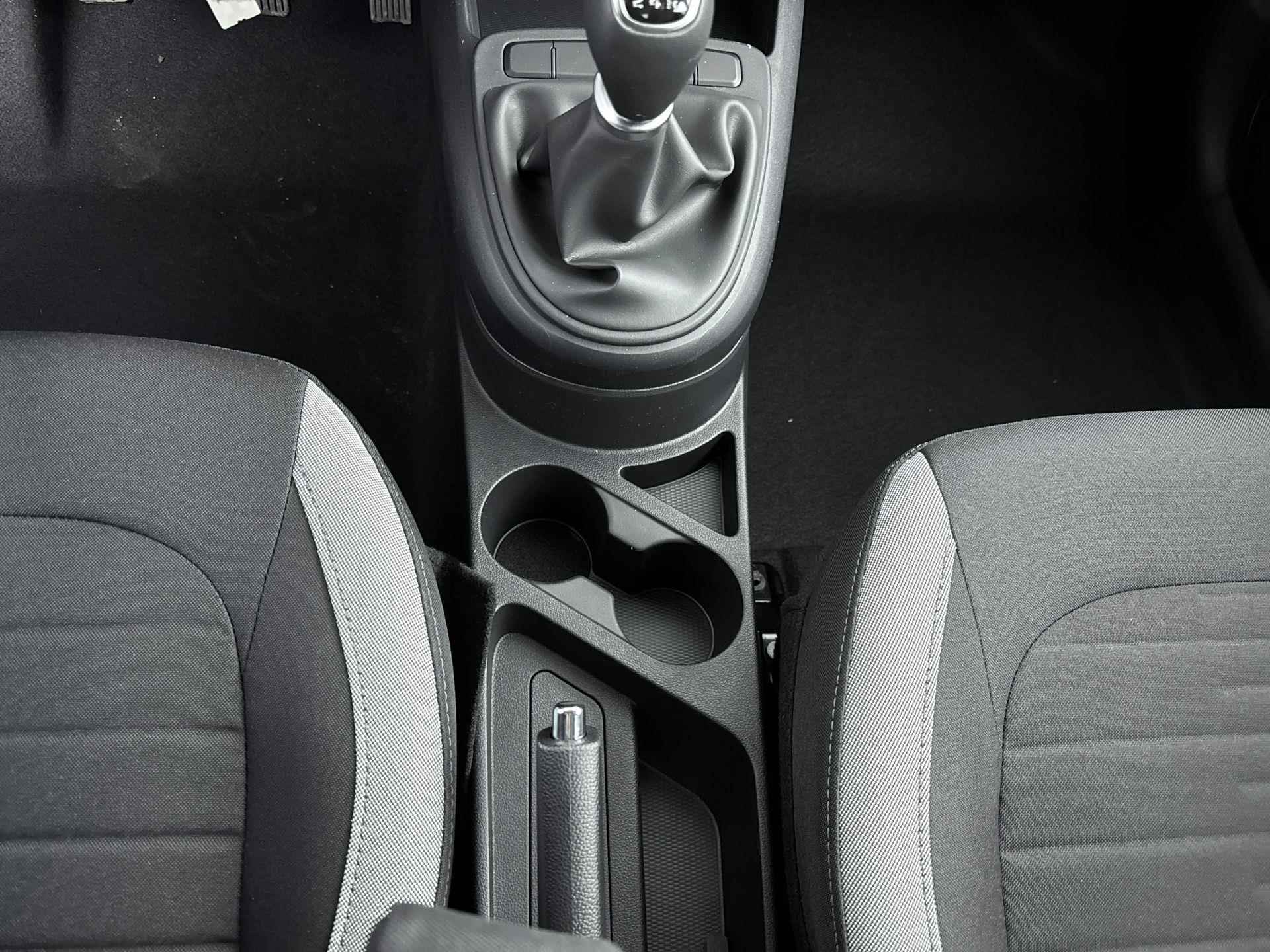 Hyundai i10 1.0 Comfort Smart | Incl. €1000,- Smart Bonus! | Navigatie | Camera | Apple Carplay | Cruise control | Airco | - 24/28