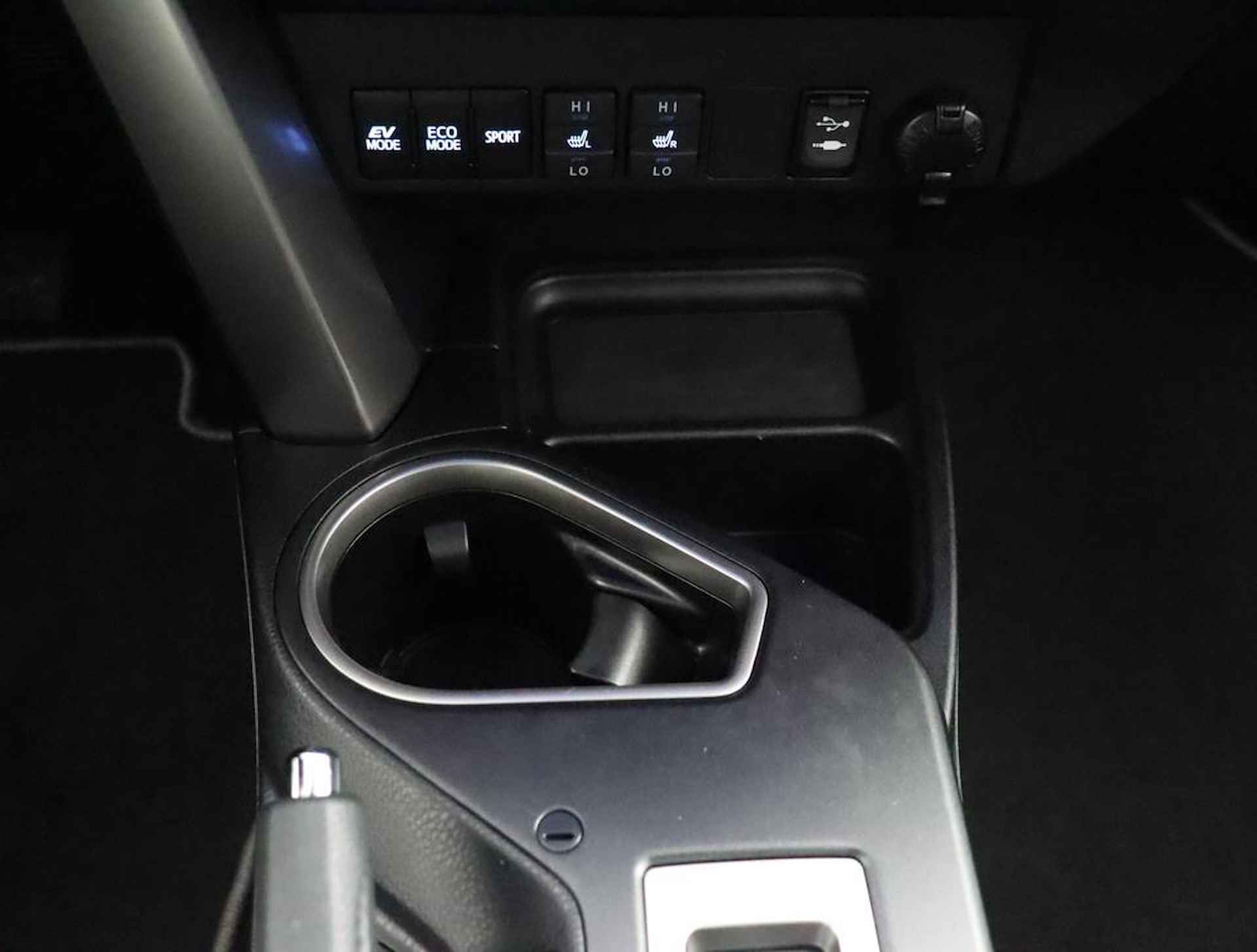 Toyota RAV4 2.5 Hybrid Style | Navigatie | Camera | Volledige historie | Trekhaak afneembaar | Parkeerhulp V+A | - 47/57