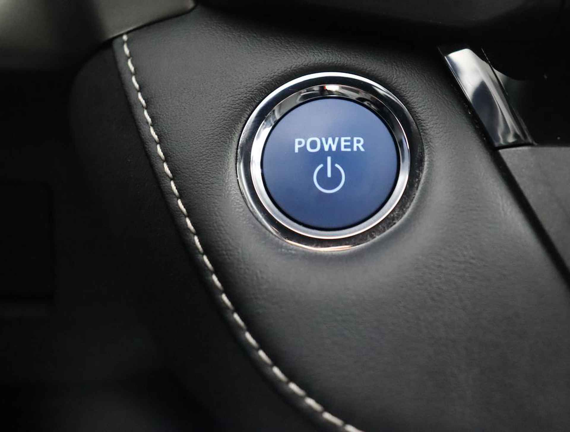 Toyota RAV4 2.5 Hybrid Style | Navigatie | Camera | Volledige historie | Trekhaak afneembaar | Parkeerhulp V+A | - 48/57
