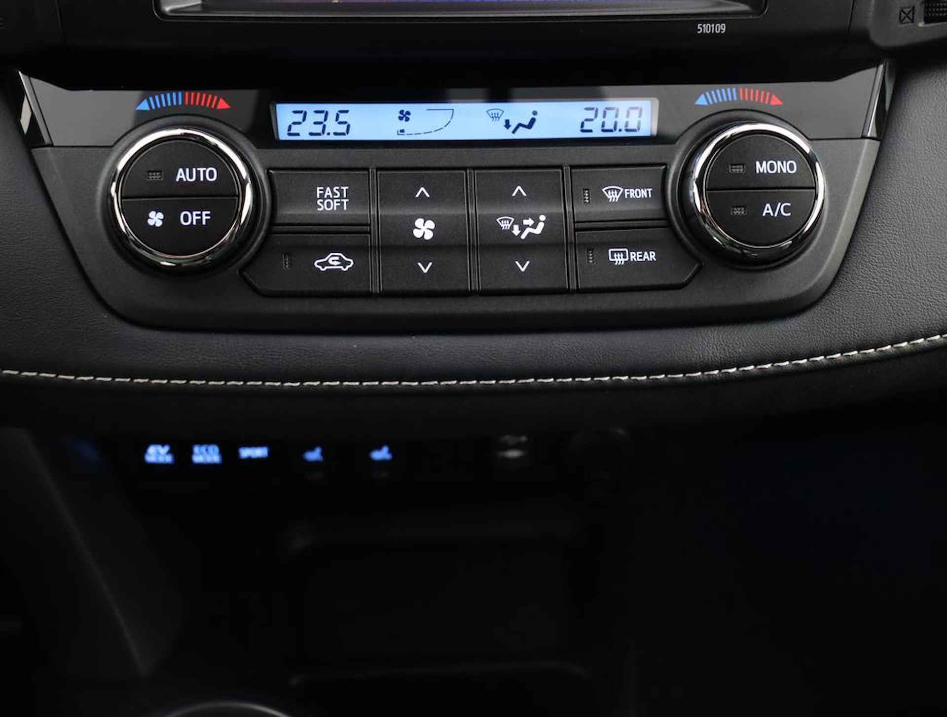 Toyota RAV4 2.5 Hybrid Style | Navigatie | Camera | Volledige historie | Trekhaak afneembaar | Parkeerhulp V+A | - 11/57