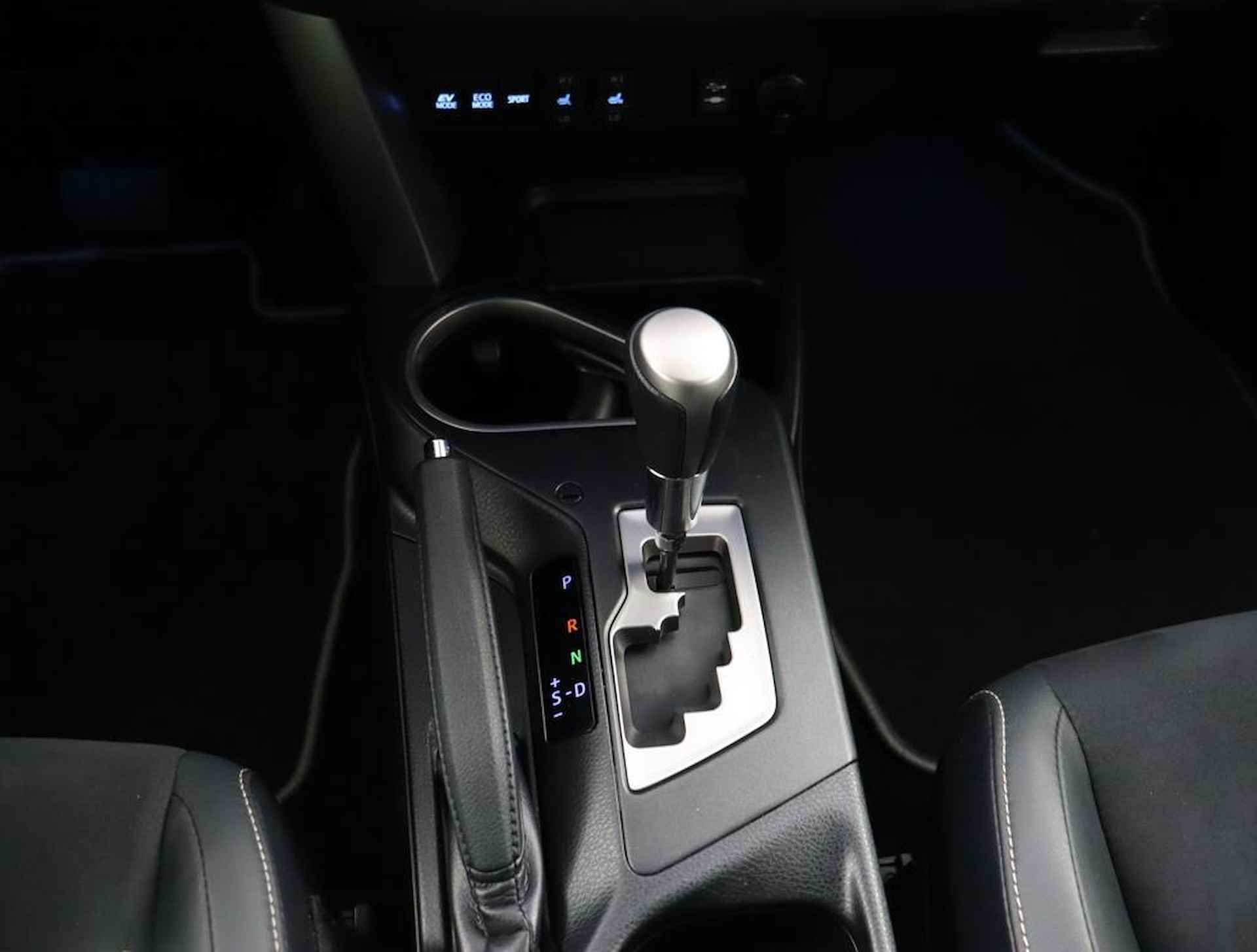 Toyota RAV4 2.5 Hybrid Style | Navigatie | Camera | Volledige historie | Trekhaak afneembaar | Parkeerhulp V+A | - 26/57