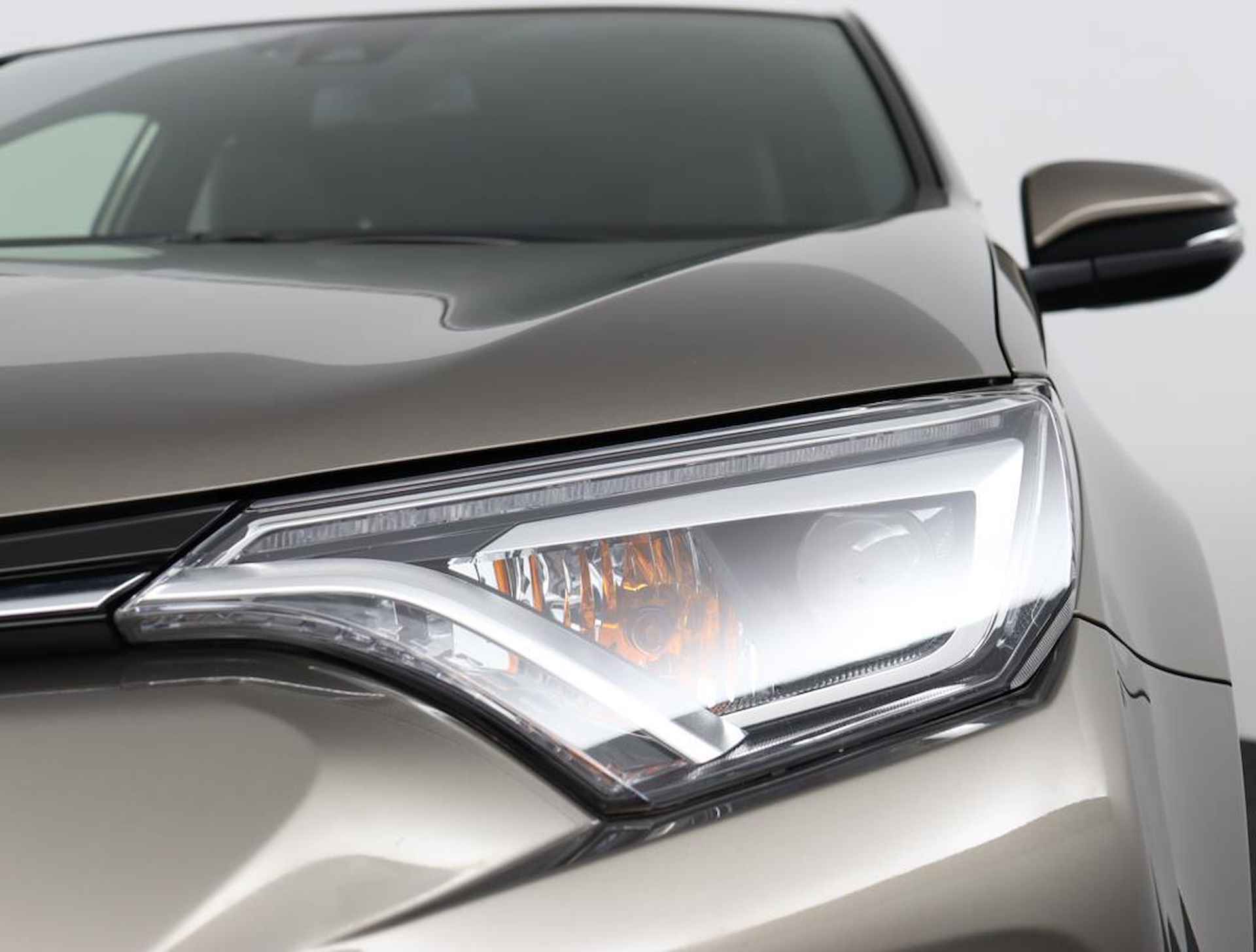 Toyota RAV4 2.5 Hybrid Style | Navigatie | Camera | Volledige historie | Trekhaak afneembaar | Parkeerhulp V+A | - 31/57