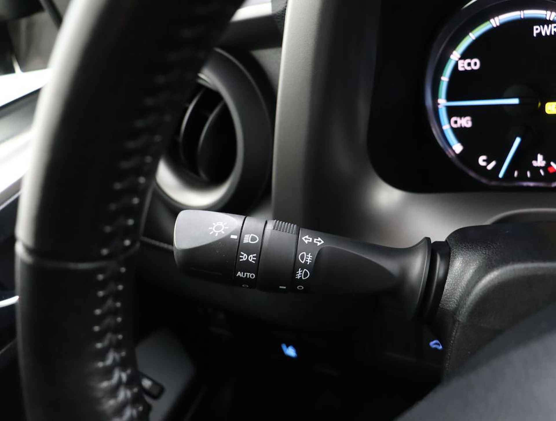 Toyota RAV4 2.5 Hybrid Style | Navigatie | Camera | Volledige historie | Trekhaak afneembaar | Parkeerhulp V+A | - 33/57