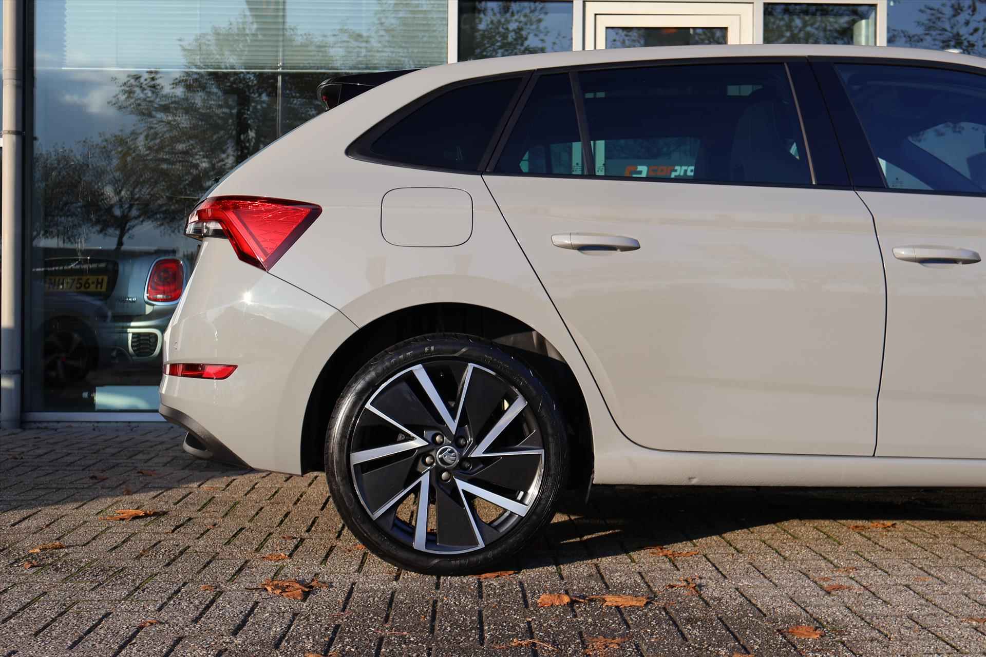 Skoda Scala 1.0 TSI Sport Business 116pk | Pano | Virtual | Cruise | Carplay | DAB | rijstrooksensor | 1e Eigenaar - 12/43