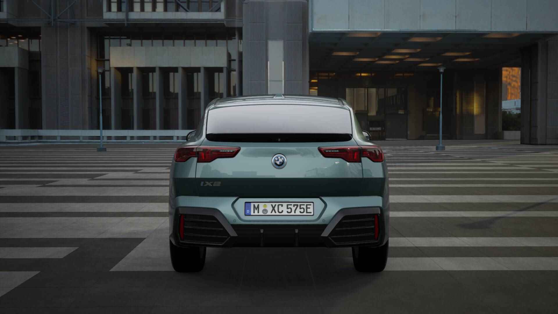 BMW iX2 xDrive30 High Executive M Sport 65kWh / Panoramadak / Sportstoelen / Parking Assistant Plus / Adaptief M Onderstel / Adaptieve LED / Comfort Access - 5/11