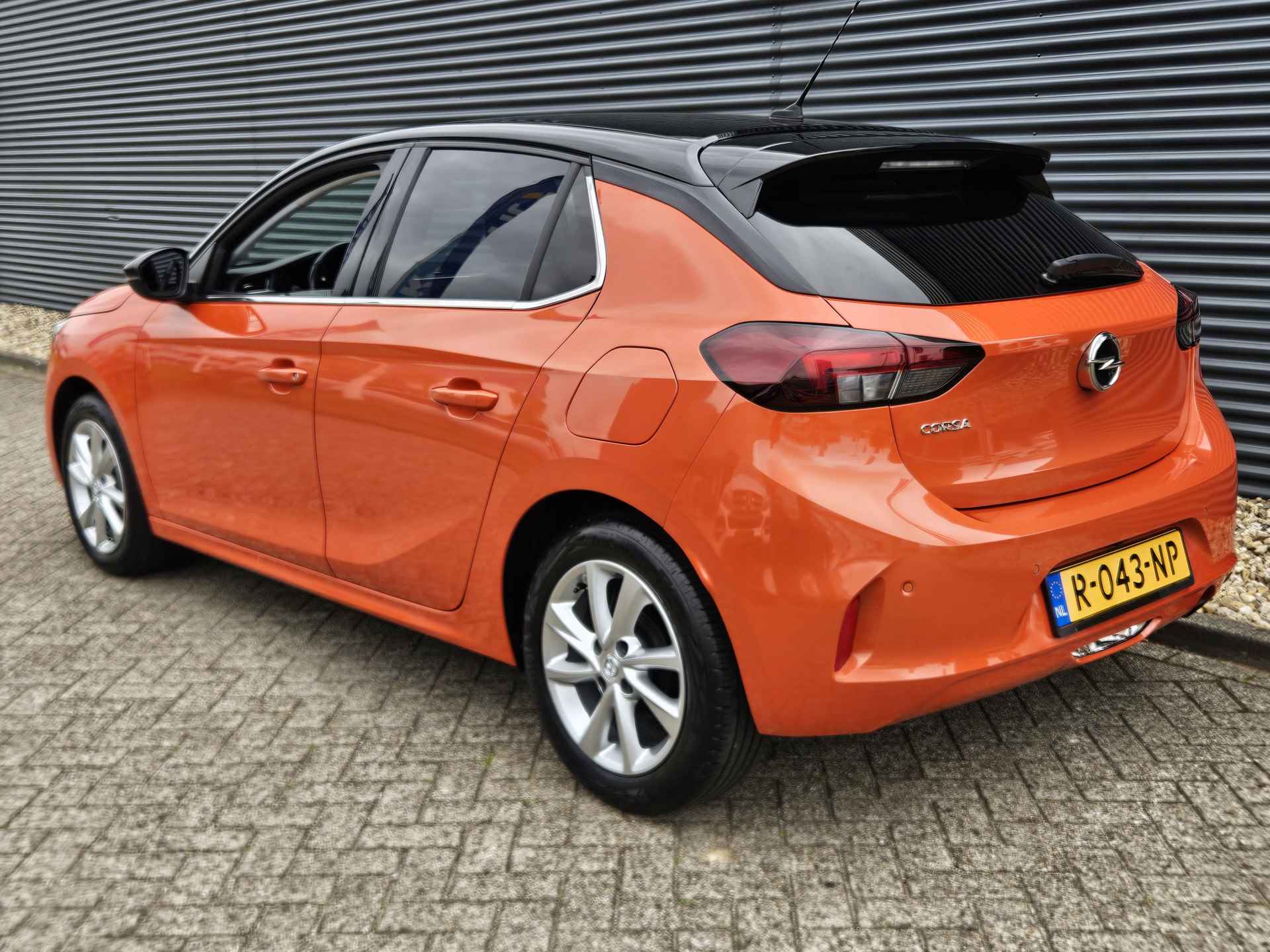 Opel Corsa 1.2 Edition Two Tone | Camera | Climate Control | Navigatie via Apple Carplay of Android Auto | Parkeersensoren voor en Achter !! | Stoelverwarming - 5/32