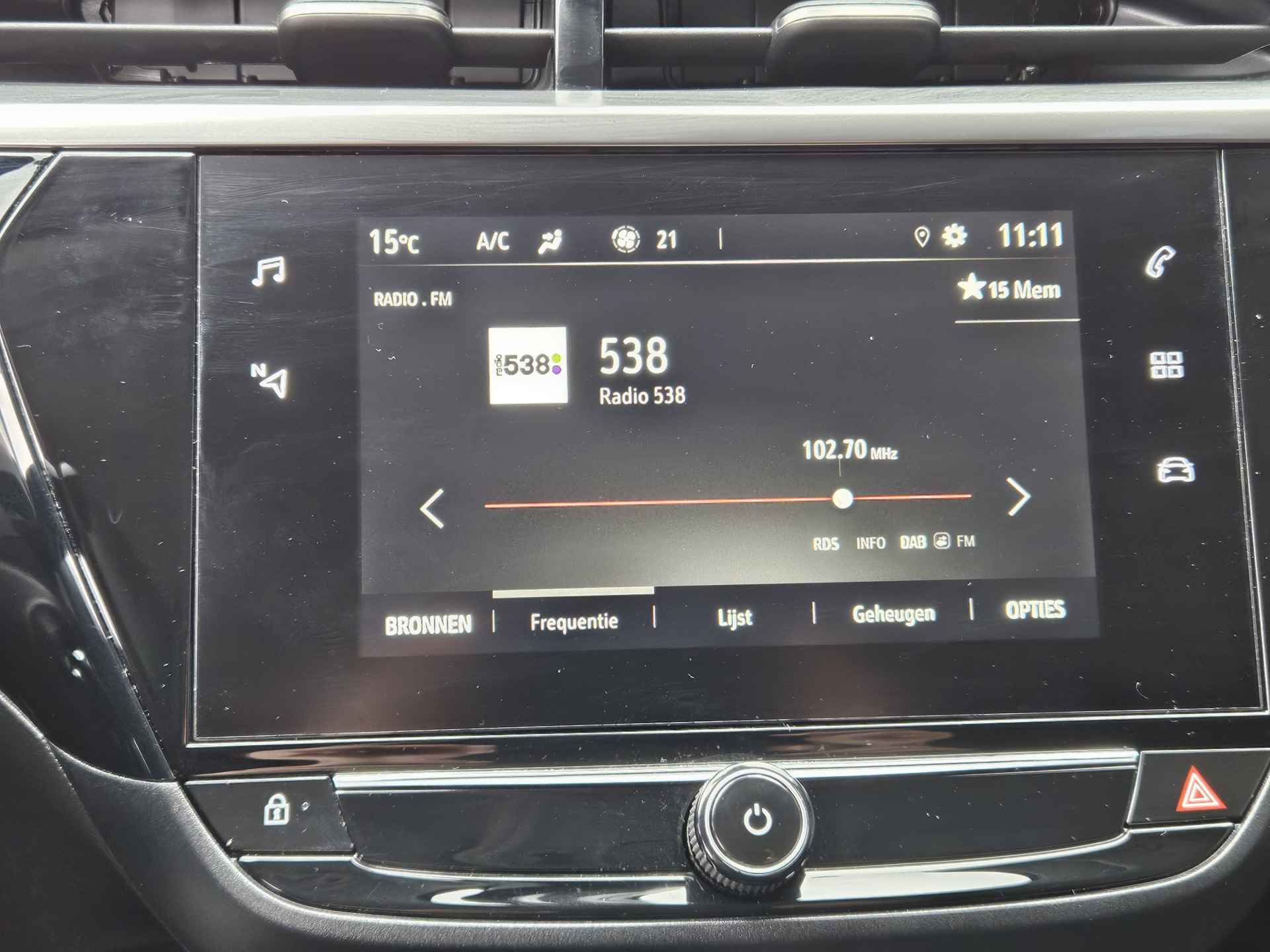 Opel Corsa 1.2 Edition Two Tone | Camera | Climate Control | Navigatie via Apple Carplay of Android Auto | Parkeersensoren voor en Achter !! | Stoelverwarming - 16/32
