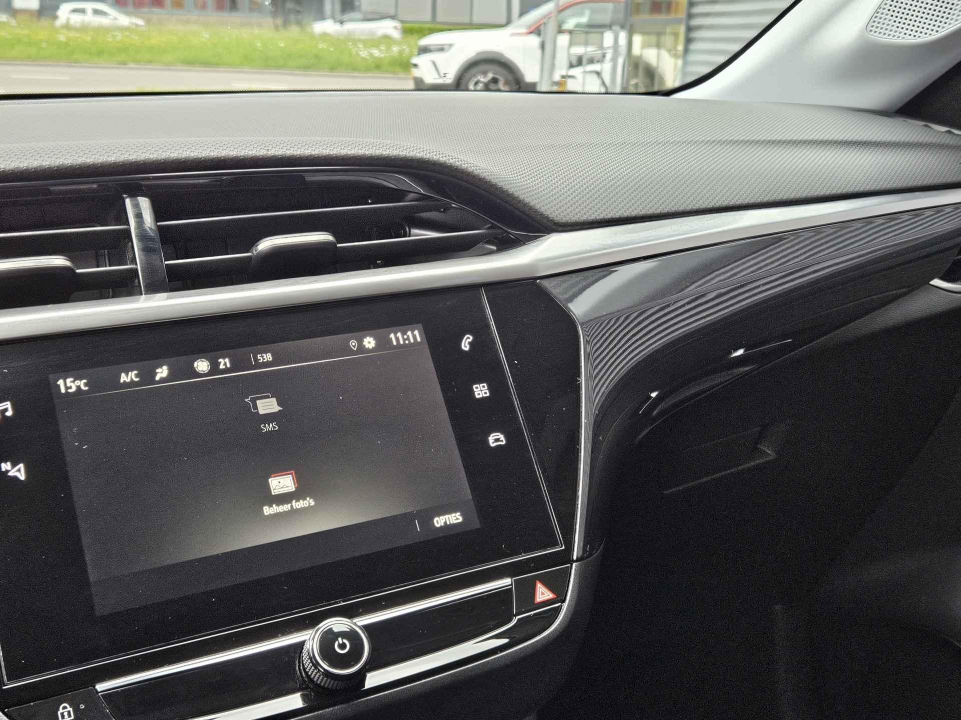 Opel Corsa 1.2 Edition Two Tone | Camera | Climate Control | Navigatie via Apple Carplay of Android Auto | Parkeersensoren voor en Achter !! | Stoelverwarming - 19/32