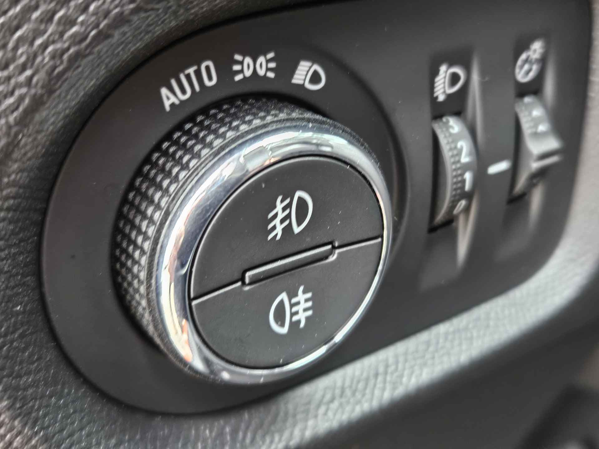 Opel Corsa 1.2 Edition Two Tone | Camera | Climate Control | Navigatie via Apple Carplay of Android Auto | Parkeersensoren voor en Achter !! | Stoelverwarming - 22/32