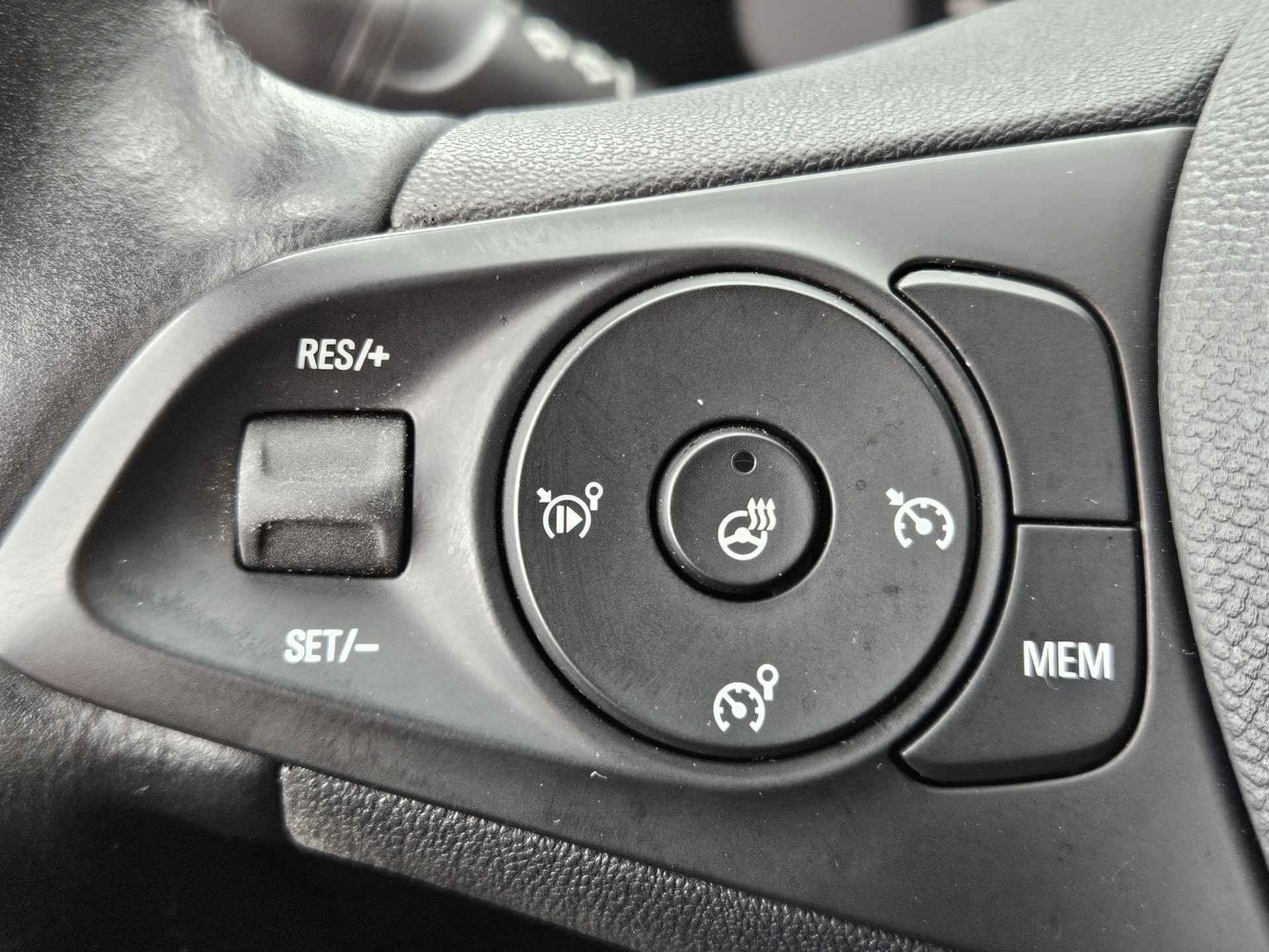 Opel Corsa 1.2 Edition Two Tone | Camera | Climate Control | Navigatie via Apple Carplay of Android Auto | Parkeersensoren voor en Achter !! | Stoelverwarming - 24/32