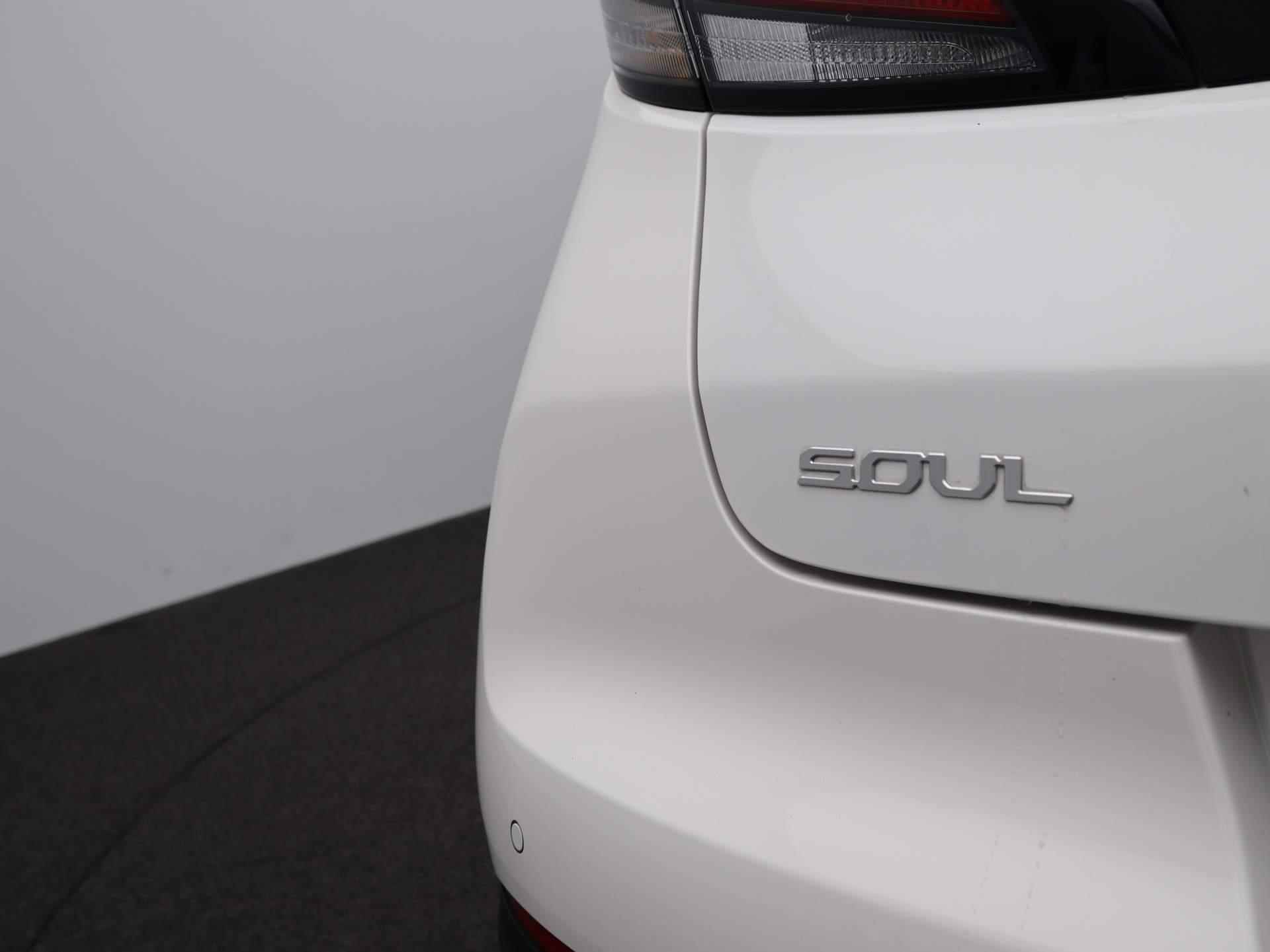 Kia e-Soul DynamicLine 64 kWh Subsidie € 2.000 | 3-Fase | Navi | Clima | Camera | Cruis - 32/46