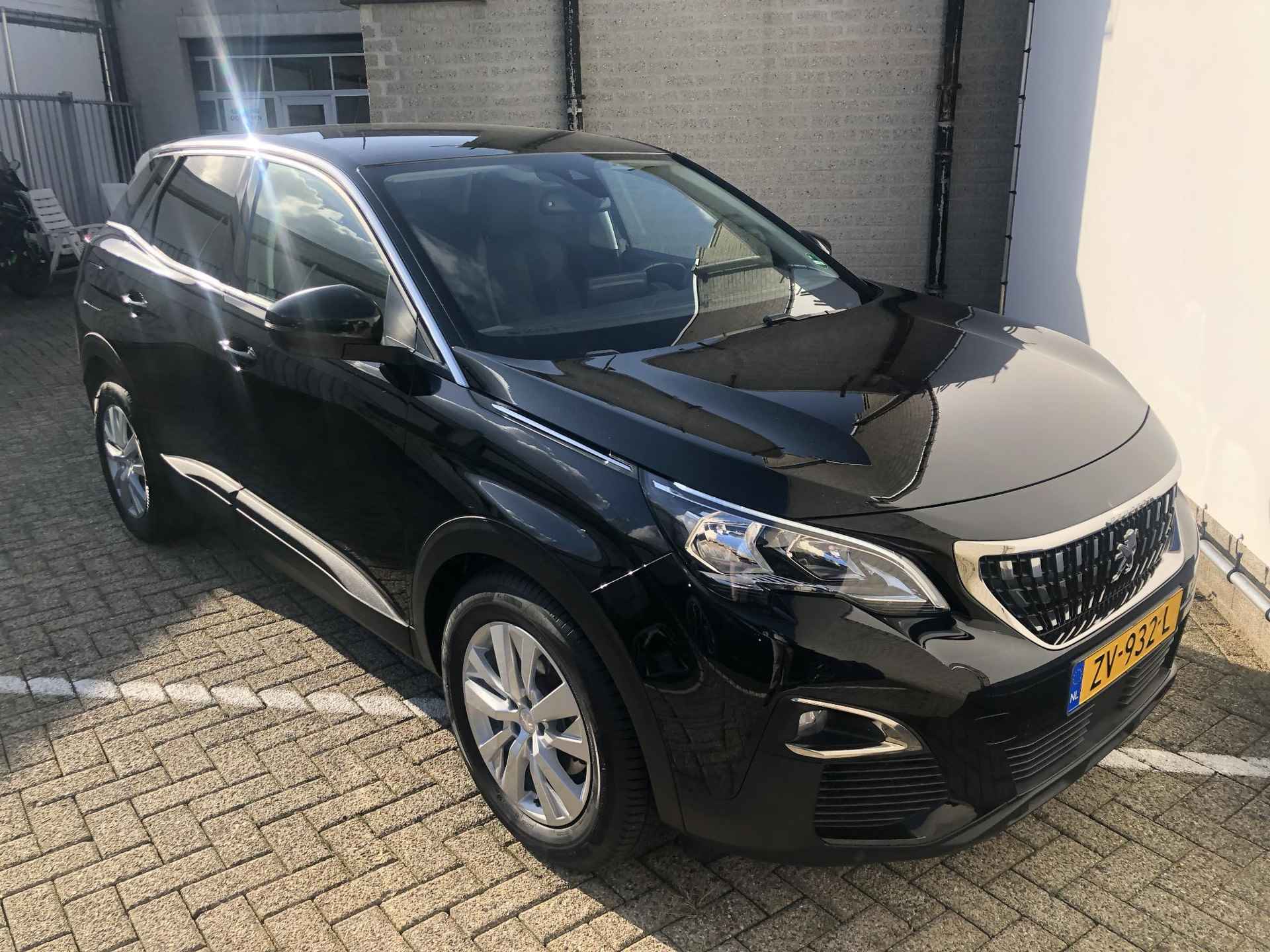 Peugeot 3008 1.2 PureTech Blue Lease Executive | Navigatie | Cruise Control | Carplay | Parkeersensoren - 3/27