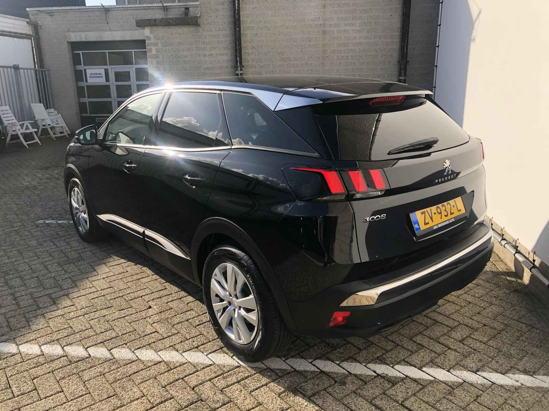 Peugeot 3008 1.2 PureTech Blue Lease Executive | Navigatie | Cruise Control | Carplay | Parkeersensoren - 7/27