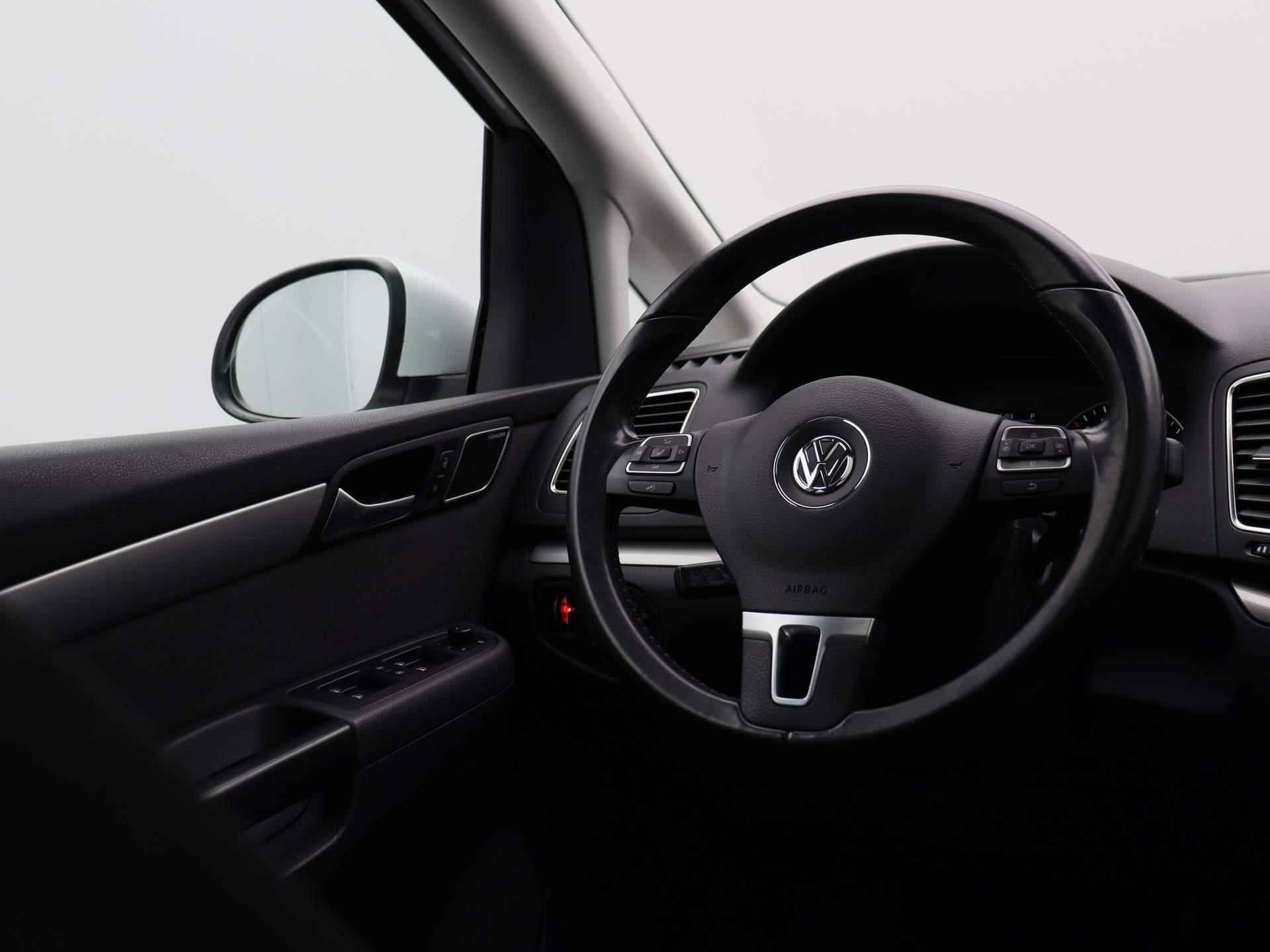 Volkswagen Sharan 2.0 TSI Life AUTOMAAT | DYNAUDIO | PANORAMDAK | ACHTERUITRIJCAMERA | NAVIGATIE | STOELVERWARMING | CLIMATE CONTROL | CRUISE CONTROL | ELEKTRISCHE BEDIENBARE ACHTERKLEP | - 12/45