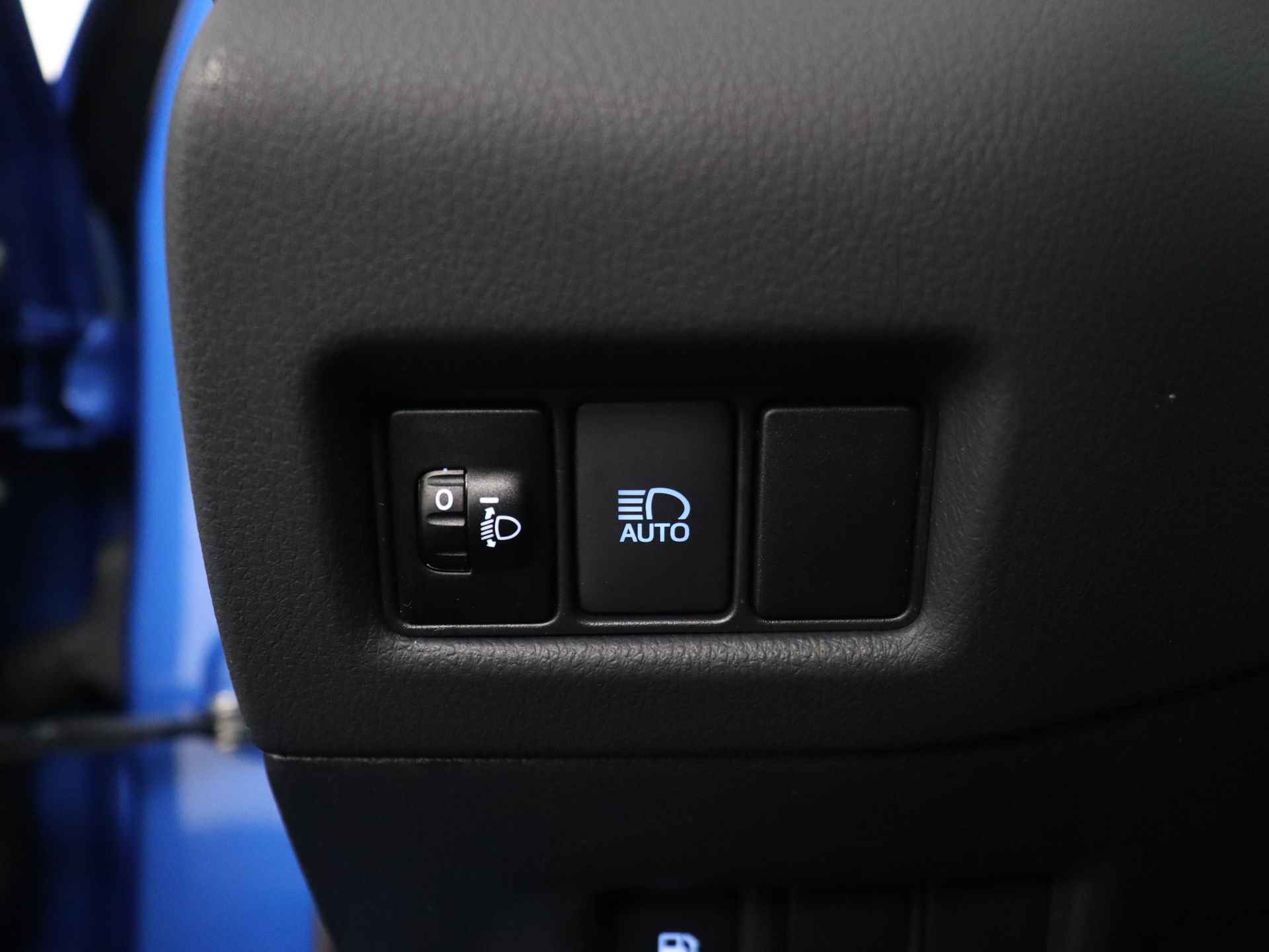 Toyota C-HR 1.8 Hybrid Dynamic | Trekhaak | Navigatie | Stoelverwarming | - 29/39