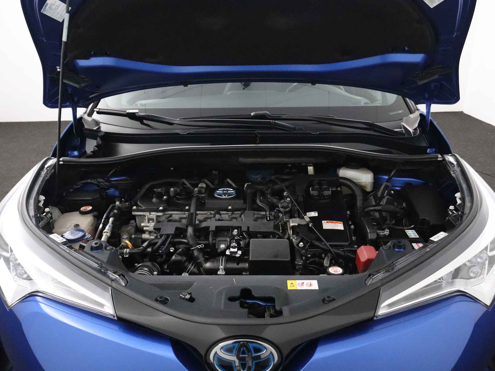 Toyota C-HR 1.8 Hybrid Dynamic | Trekhaak | Navigatie | Stoelverwarming | - 35/39