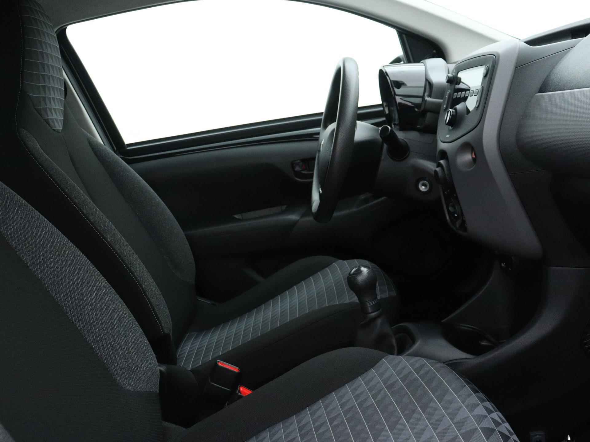Peugeot 108 Active 72pk | Airco | Bluetooth | DAB+ radio | Dealeronderhouden | Zuinig en voordelig autorijden! | - 14/32
