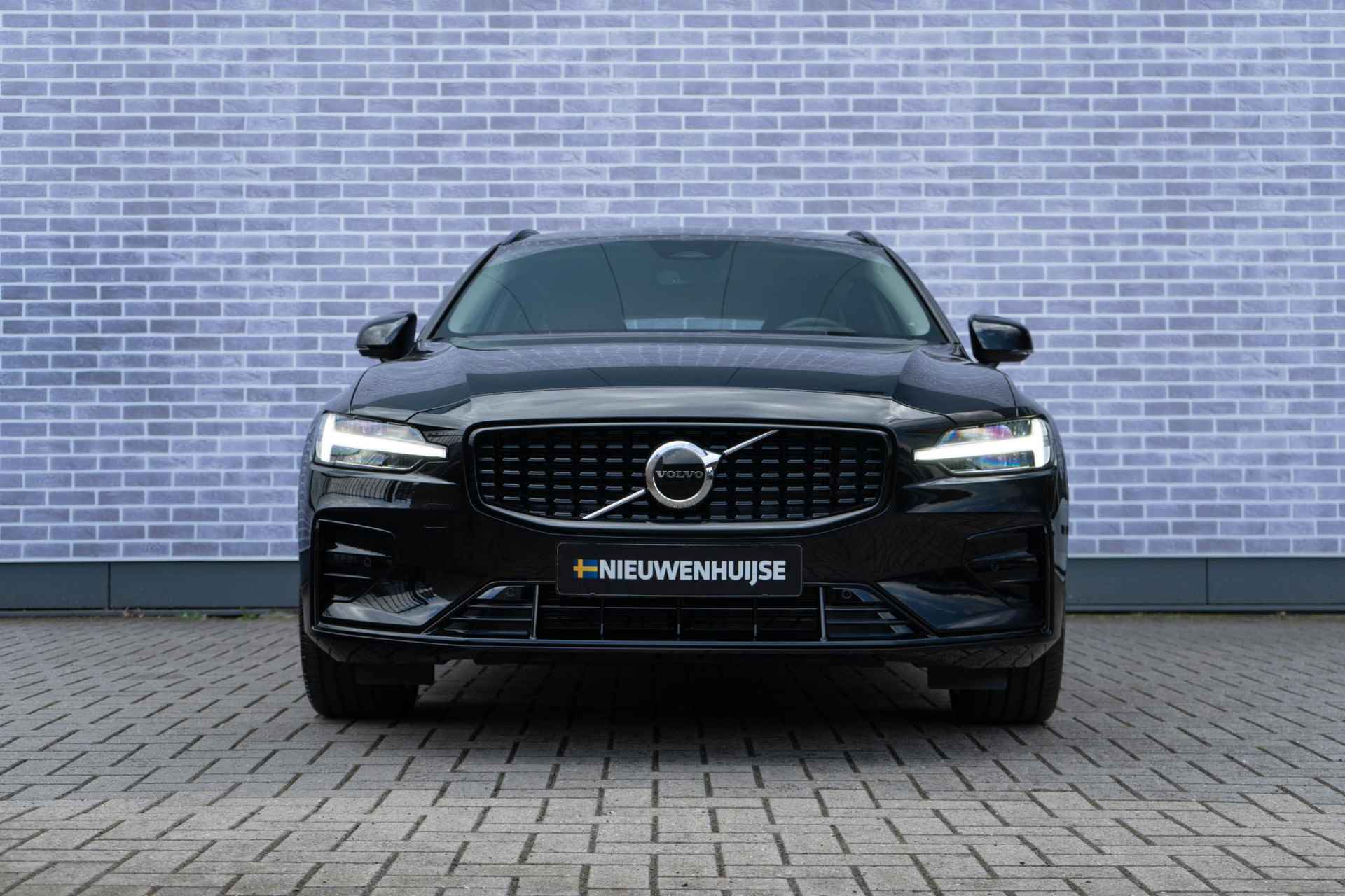 Volvo V60 B4 Plus Dark | UIT VOORRAAD LEVERBAAR | Adaptieve Cruise | Stoel-/Stuurverwarming | Google | Harman Kardon Audio | 19" LM | Lederen bekleding - 15/20