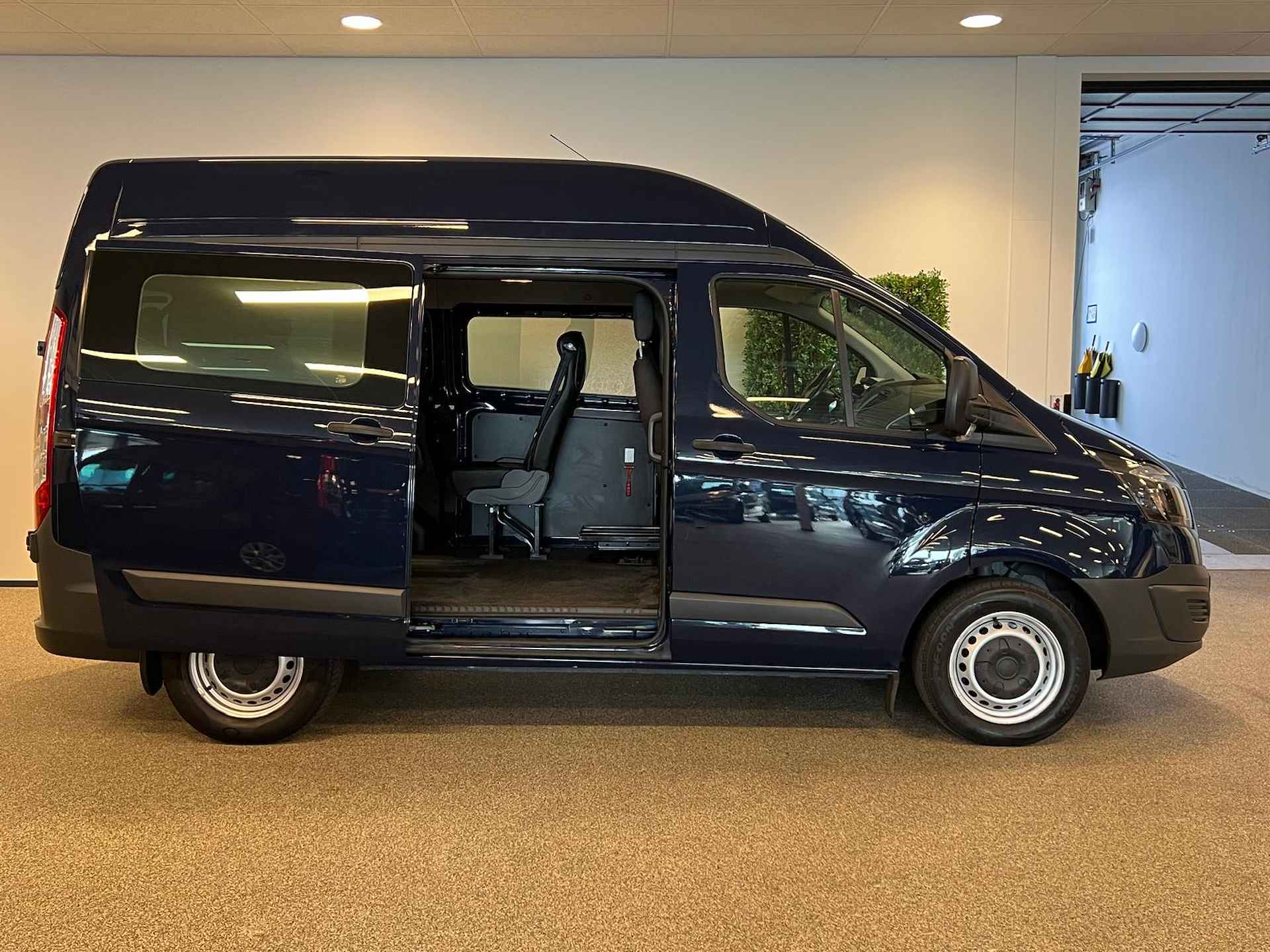 Ford Transit Custom L1H2 Rolstoelbus Automaat - 8/30