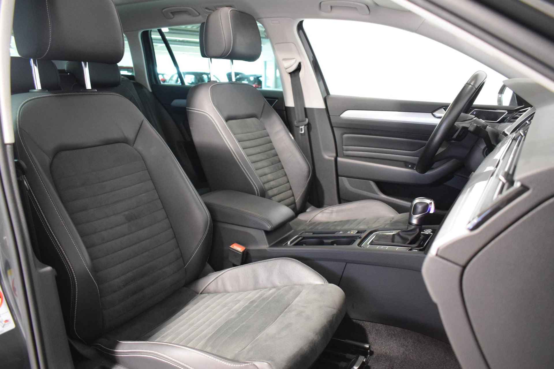 Volkswagen Passat Variant 1.4 TSI PHEV GTE Business | FACELIFT | Schuif/Kantel dak | Achteruitrijcamera | Parkeersensoren | Adaptive cruise control | Elektrische bestuurdersstoel + massagefunctie | Stoelverwarming | Apple Carplay/Android auto | - 21/51