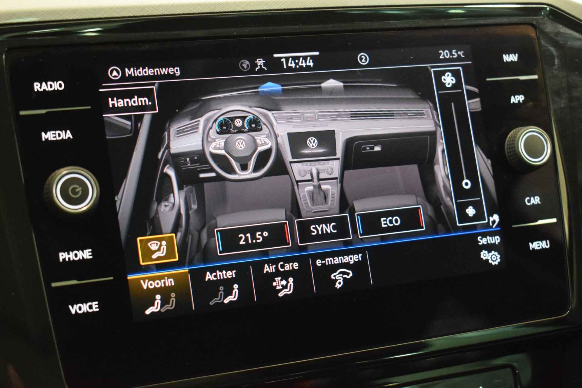Volkswagen Passat Variant 1.4 TSI PHEV GTE Business | FACELIFT | Schuif/Kantel dak | Achteruitrijcamera | Parkeersensoren | Adaptive cruise control | Elektrische bestuurdersstoel + massagefunctie | Stoelverwarming | Apple Carplay/Android auto | - 36/51