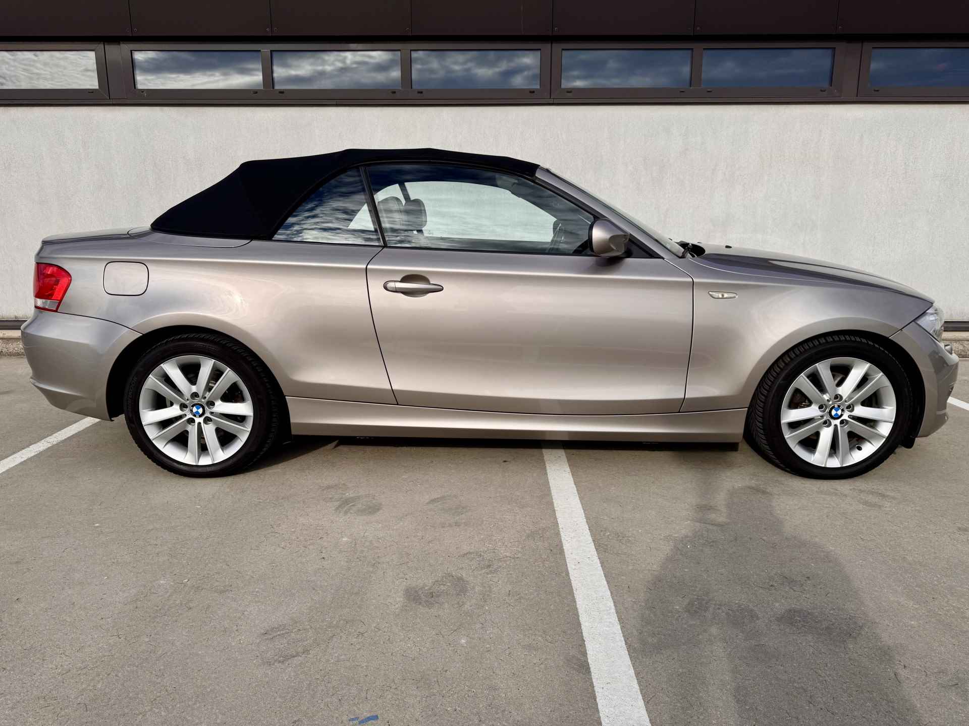 BMW 1 Serie Cabrio 120i High Executive | Leer | Standkachel | Navi | Als nieuw | % Bovag Occasion Partner % - 10/38