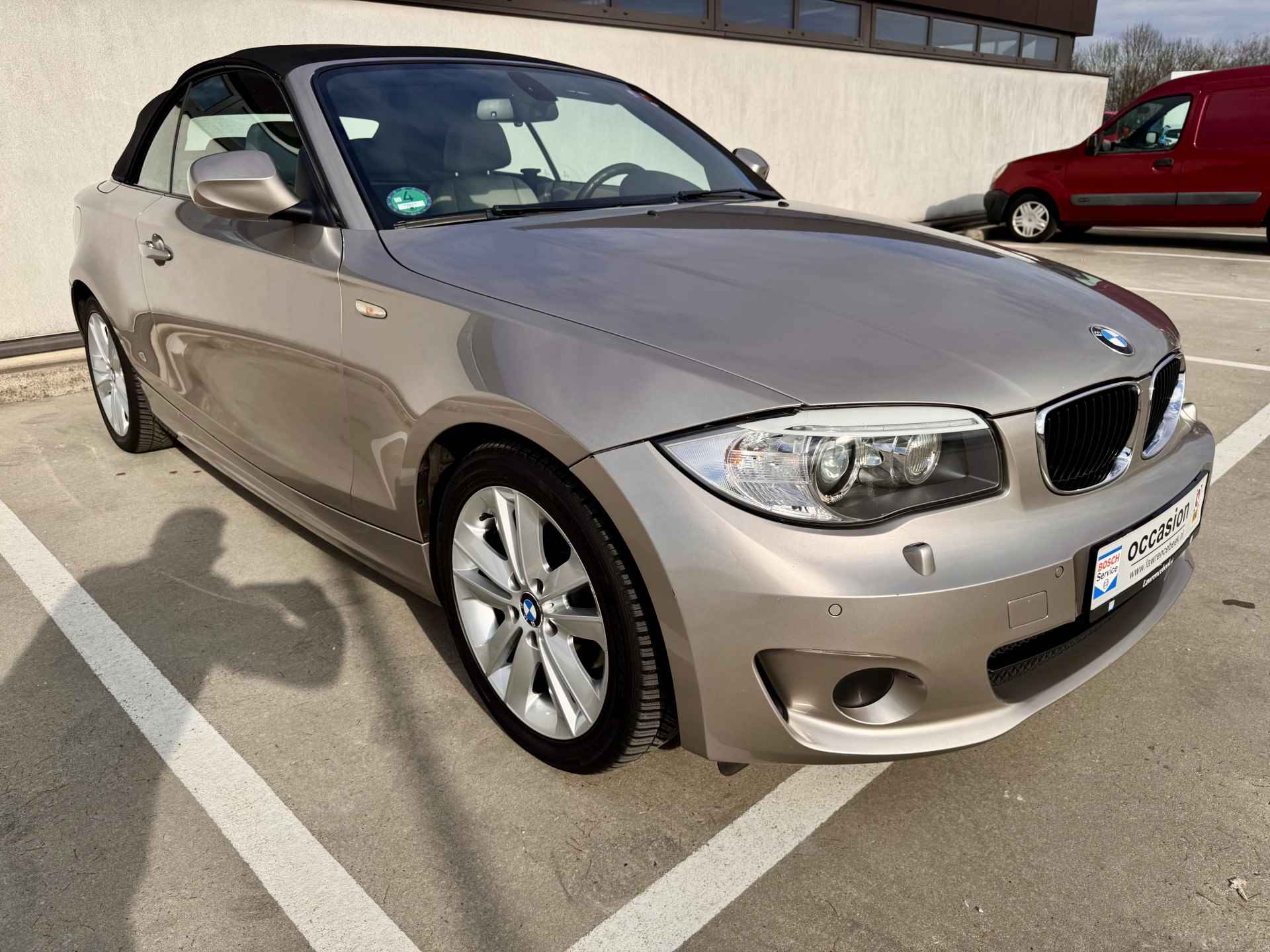 BMW 1 Serie Cabrio 120i High Executive | Leer | Standkachel | Navi | Als nieuw | % Bovag Occasion Partner % - 12/38