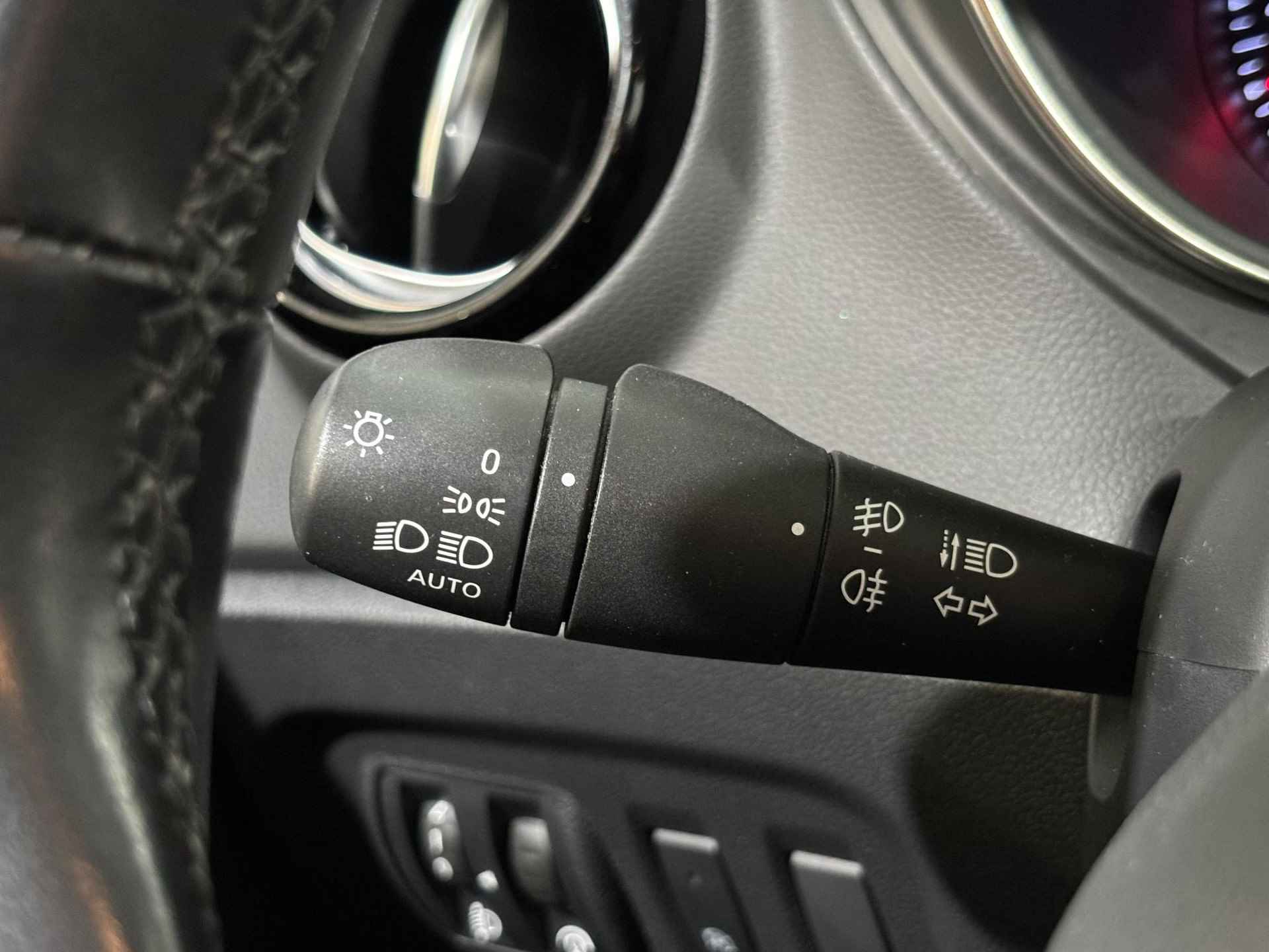 Renault Captur 0.9 - 90PK TCe Intens | 1e eigenaar | Trekhaak | All Weather Banden | Full LED | Navi | Climate Control | Cruise Control | Lichtmetalen Velgen | Full LED | - 27/36